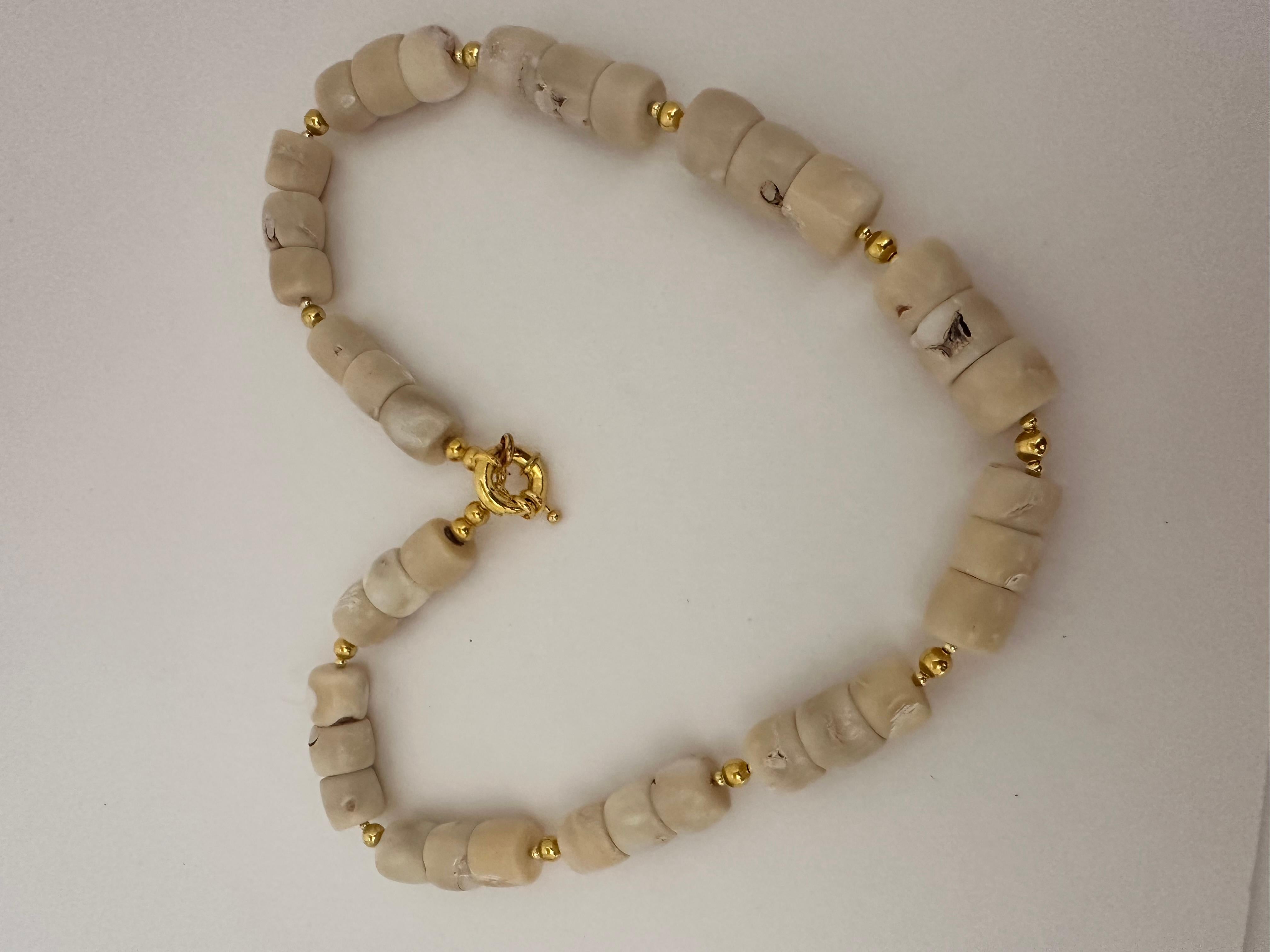 Handgefertigte vergoldete Perlen & weiße Fassform Koralle Perlen 24