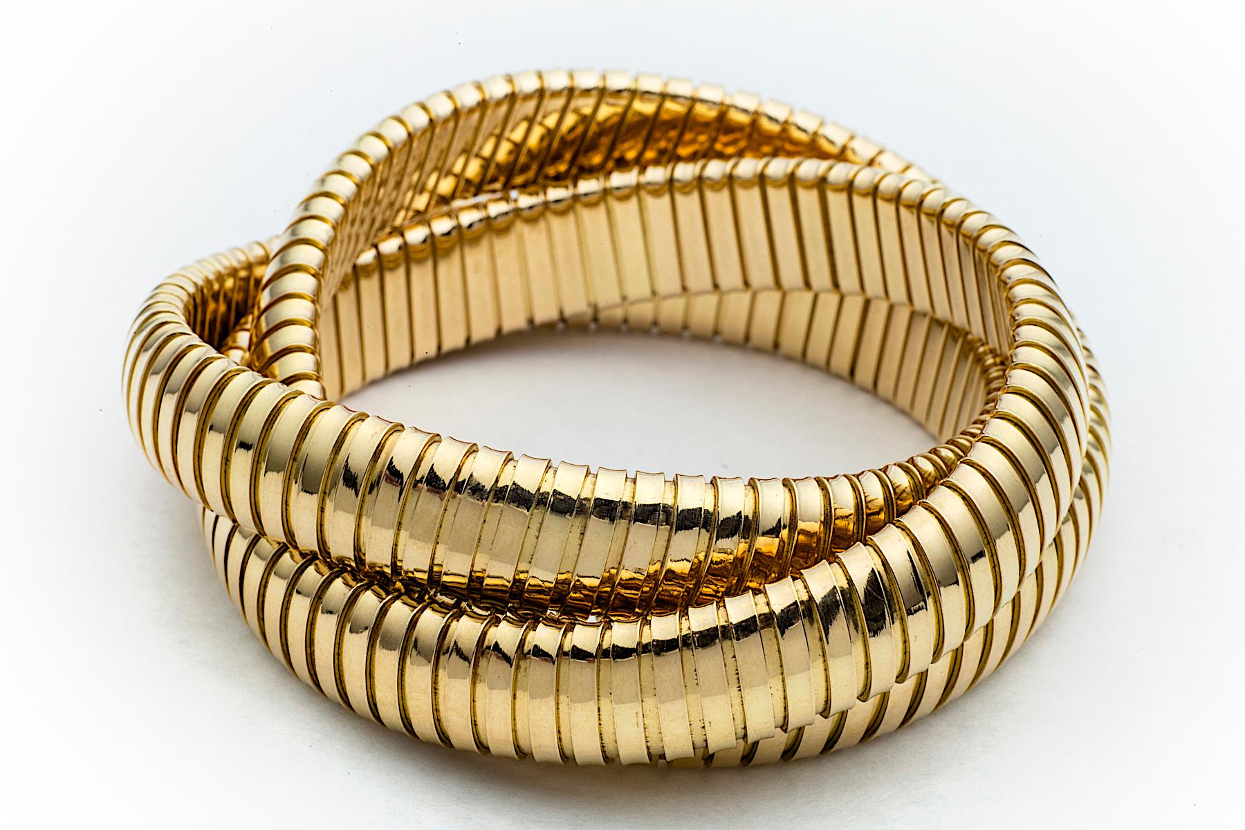 Bracelet jonc à tubogas à trois brins en or fait à la main Neuf - En vente à Greenwich, CT