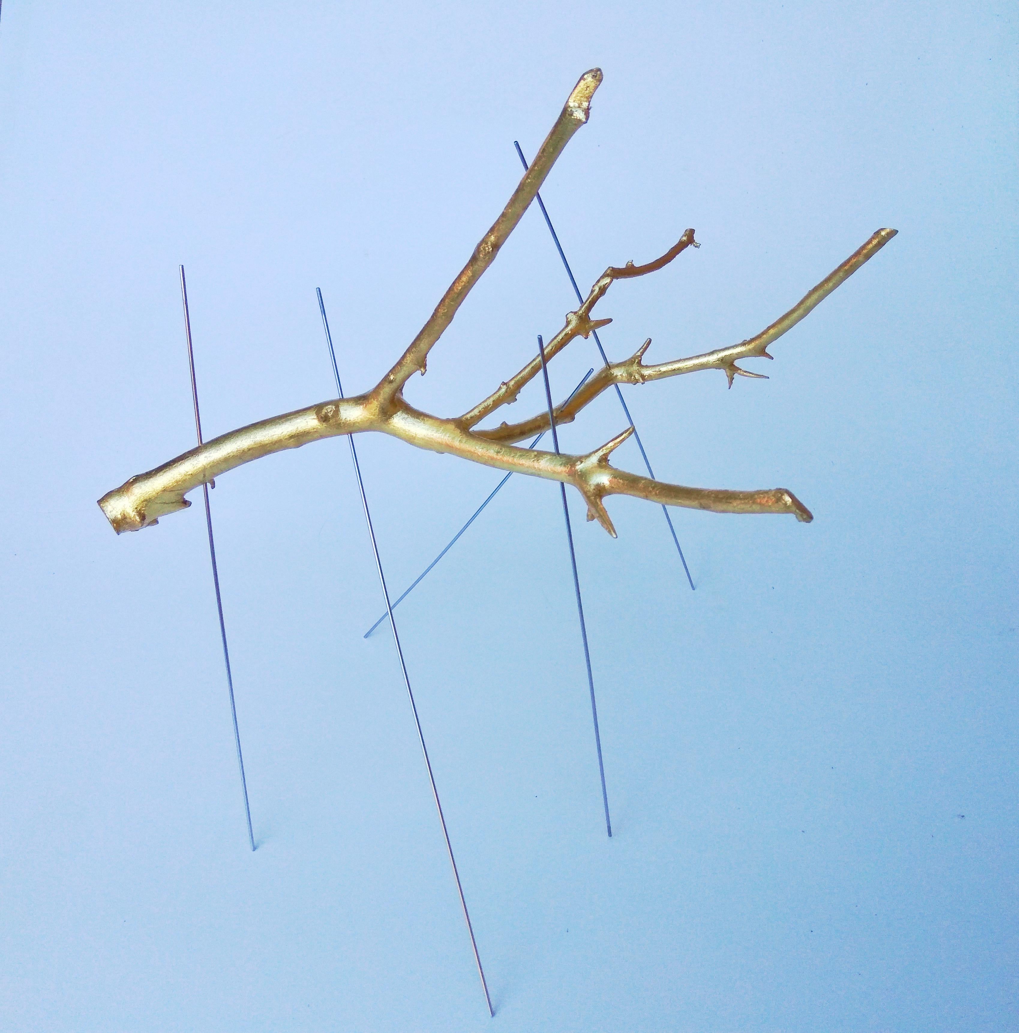 Postmoderno Scultura Rami Sospesi d'oro realizzata a mano da Le Meduse in vendita