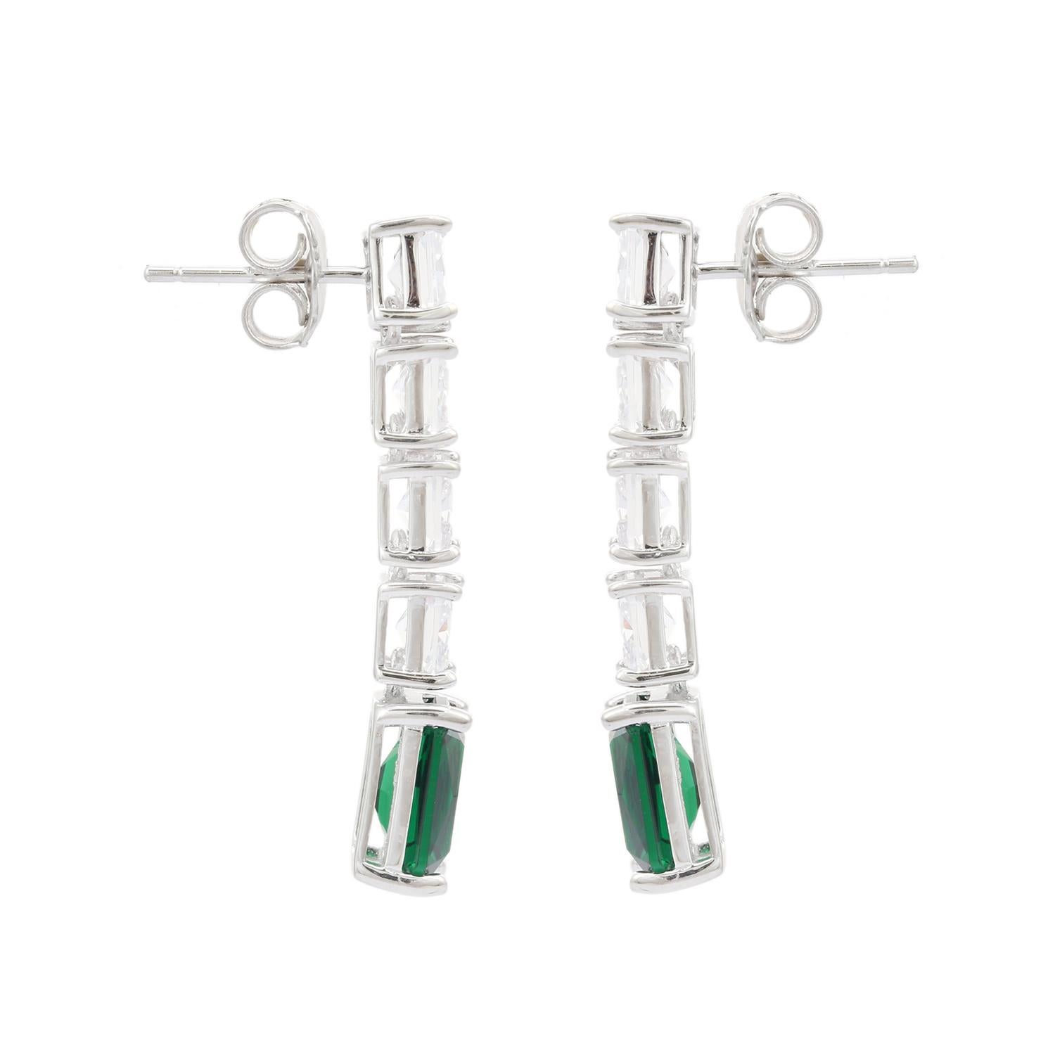 Handmade Green Zirconia Linear Drop Earrings for Women Jewelry in 925 Silver In New Condition For Sale In New York, NY