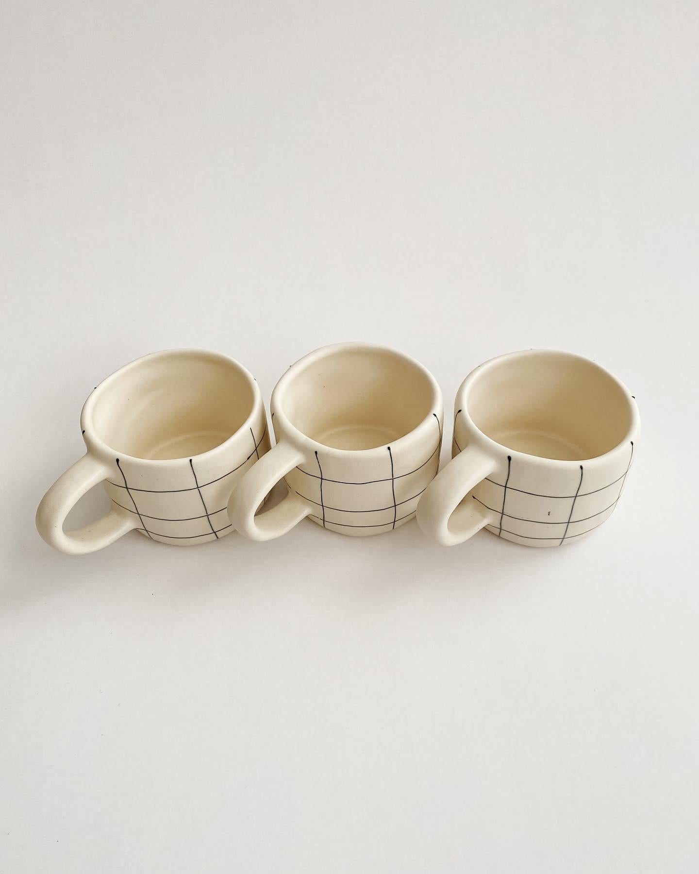 Handmade Grid Checkered Mug In New Condition For Sale In Ciudad Autónoma Buenos Aires, AR