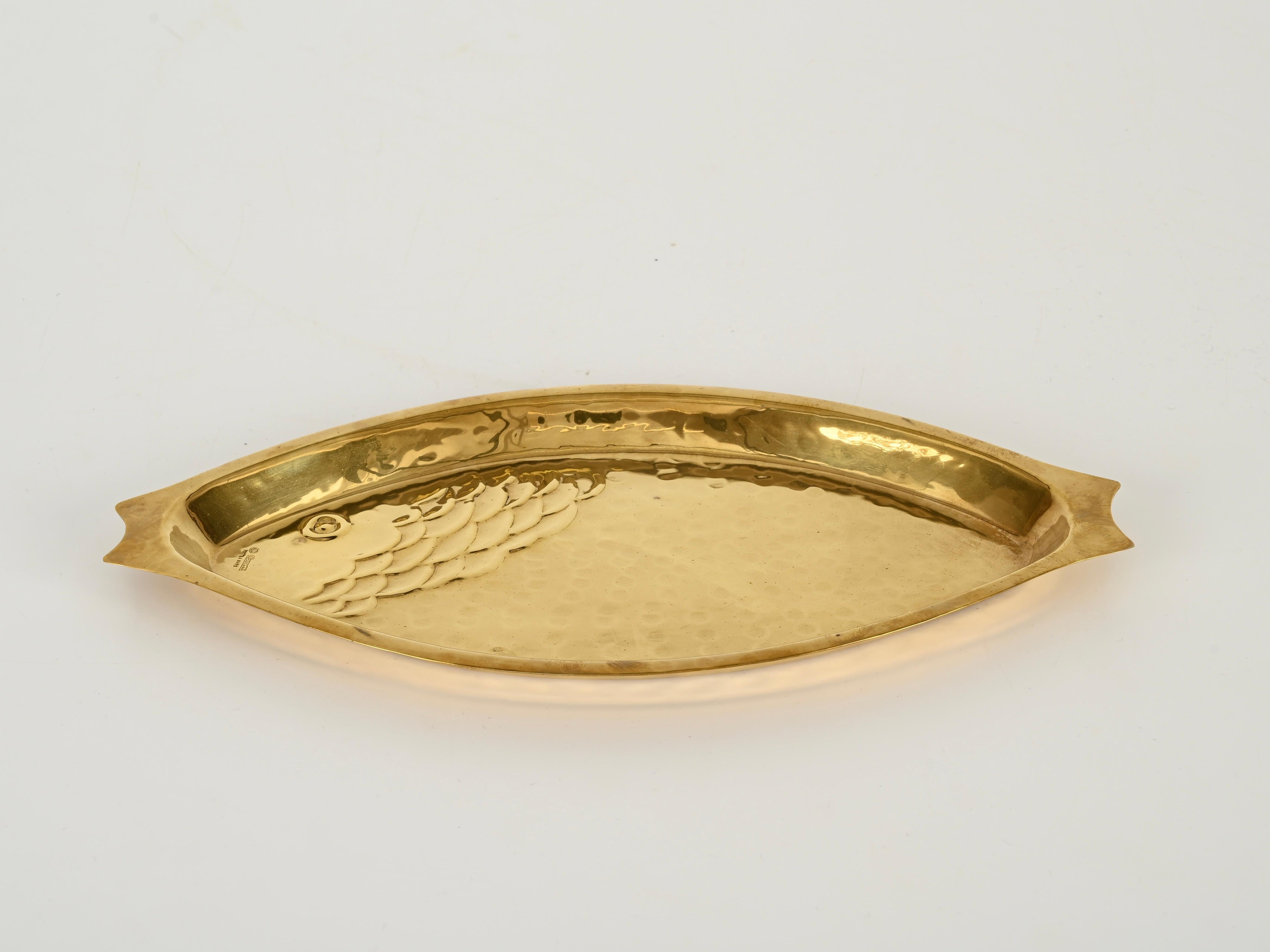 Vide-poche o centro de mesa de latón martillado hecho a mano por Cassetti, Italia 1970 en venta 4