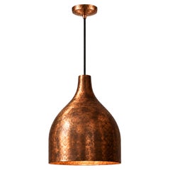 Lámpara colgante artesanal de cobre macizo martillado con forma de botella «Baro», Nayarit, México