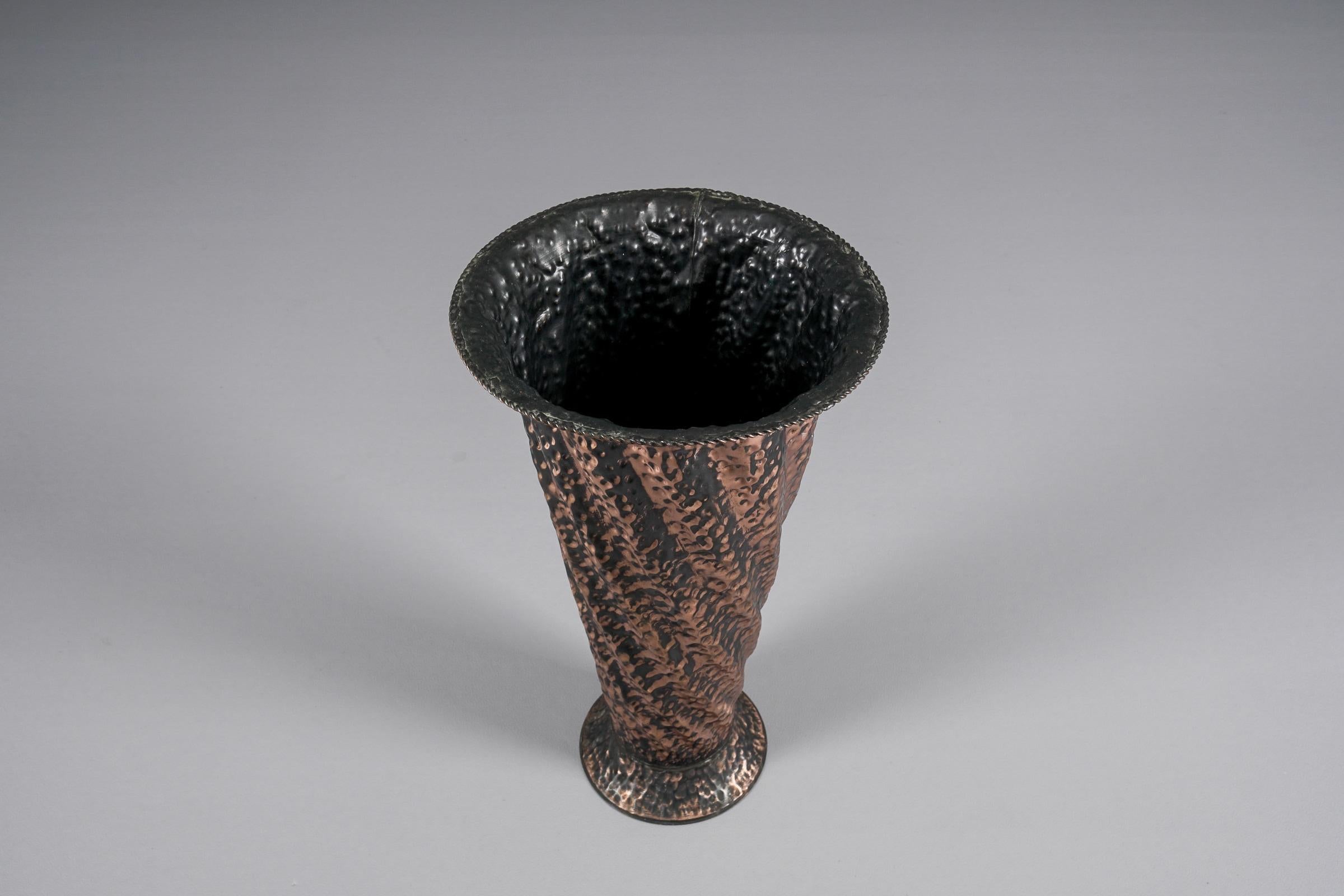 Mid-20th Century Handmade Hammered Umbrella Stand in Copper, 1960s Austria For Sale