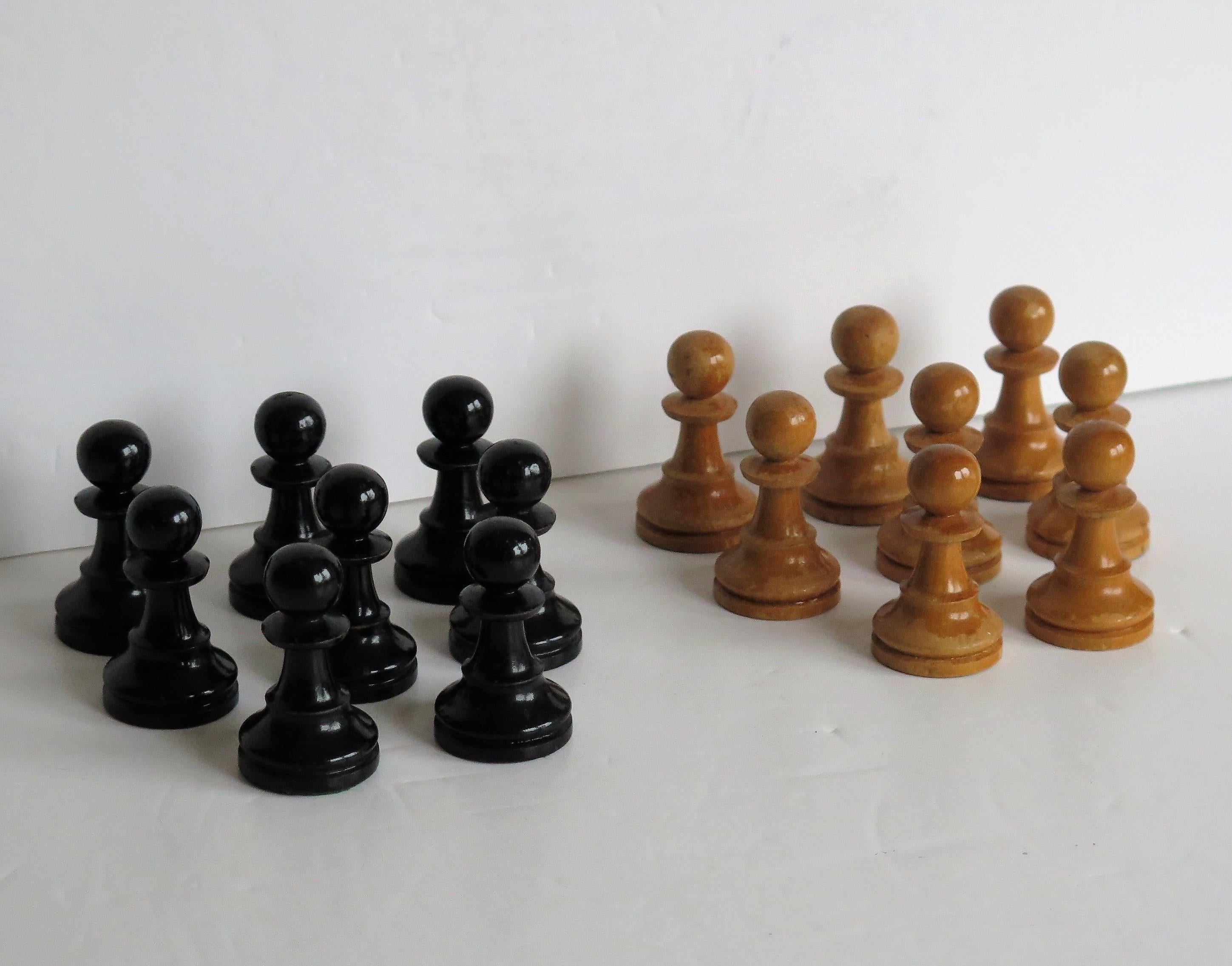 Handmade Hardwood Weighted Club Chess Set Pine Jointed Box 90 mm Kings, Ca 1920  7