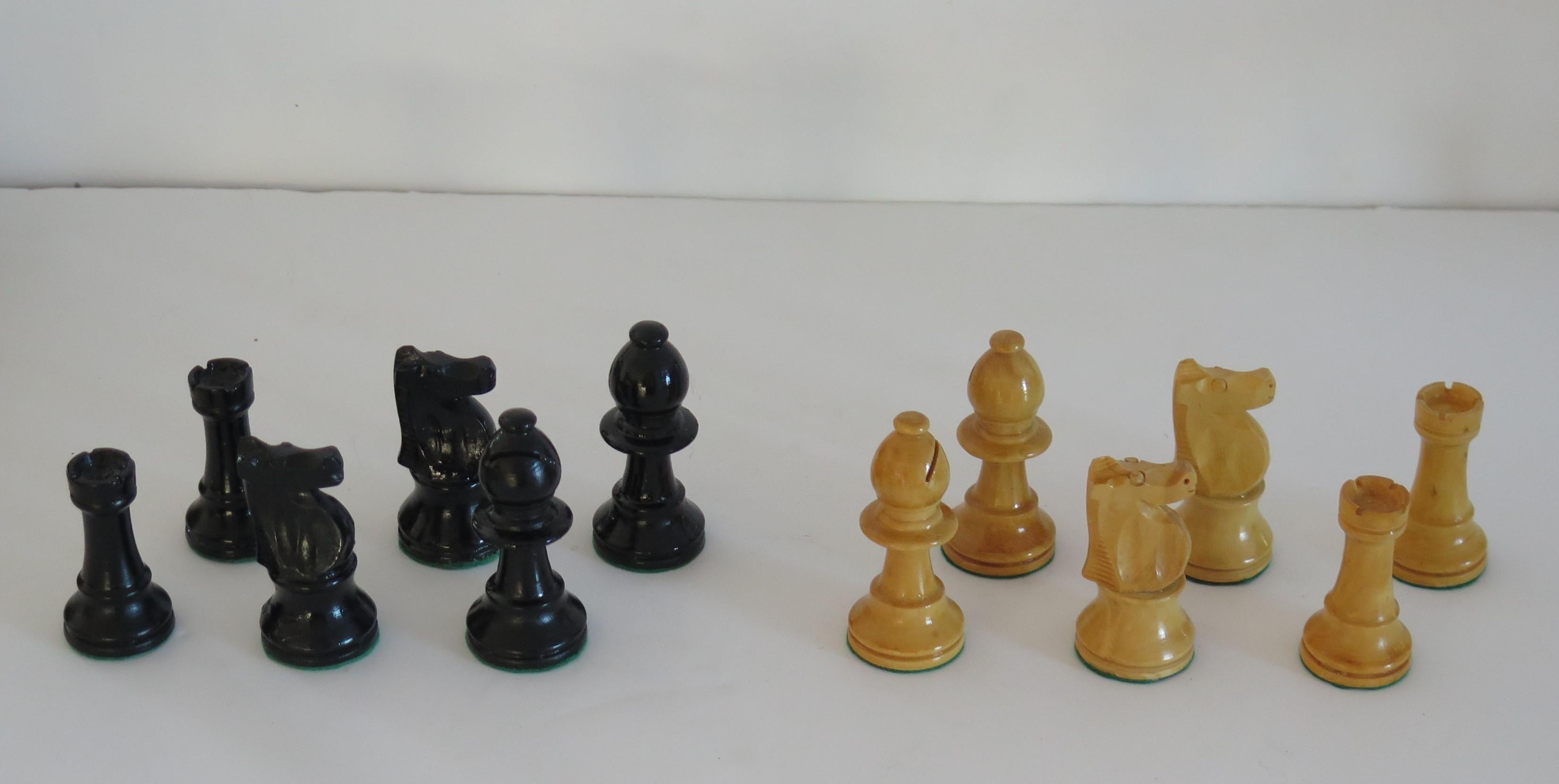 Handmade Hardwood Weighted Lardy Chess Set in Box Kings, France, Circa 1930 3