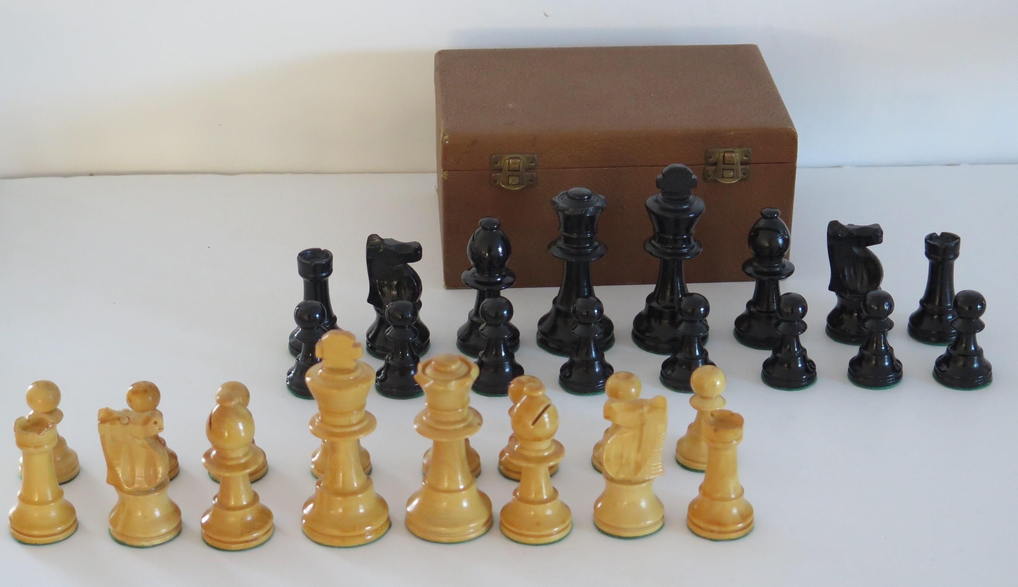 Victorian Handmade Hardwood Weighted Lardy Chess Set in Box Kings, France, Circa 1930