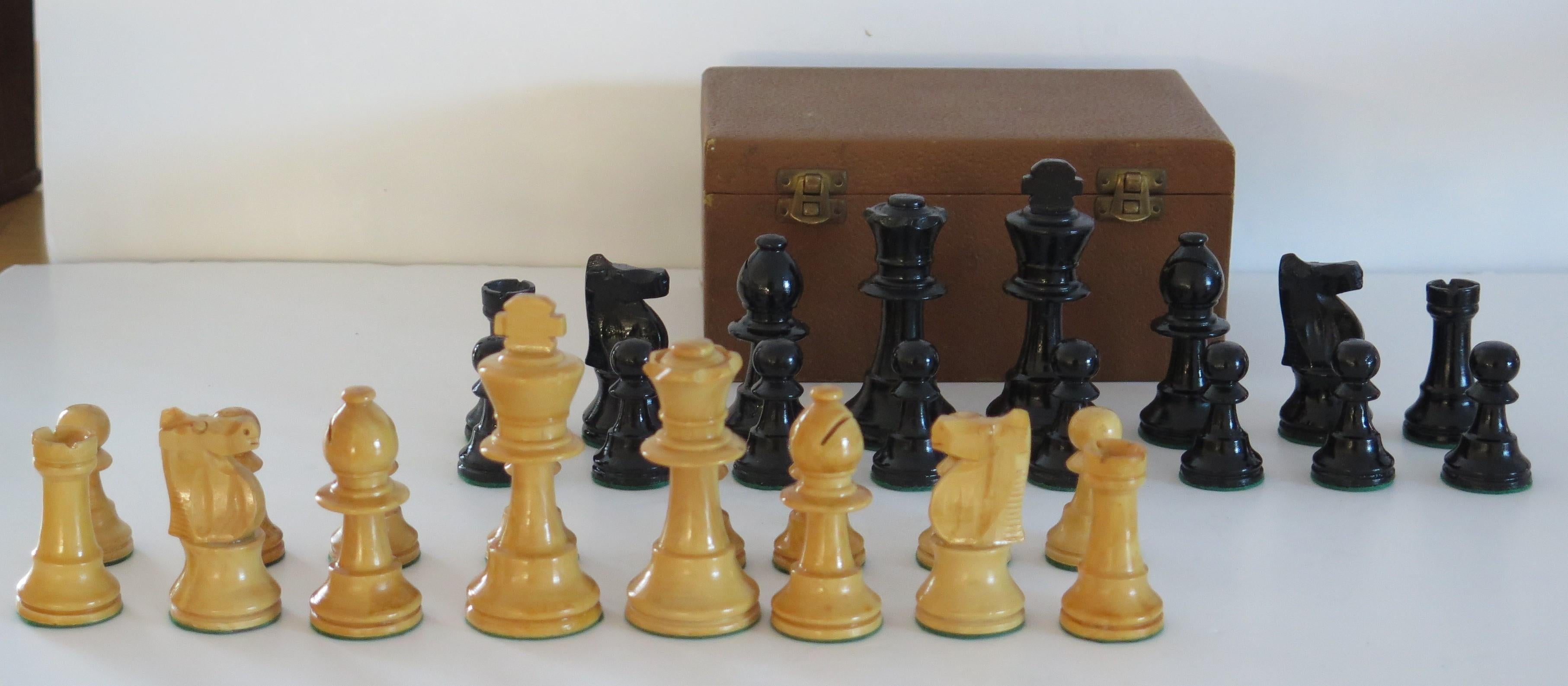 French Handmade Hardwood Weighted Lardy Chess Set in Box Kings, France, Circa 1930