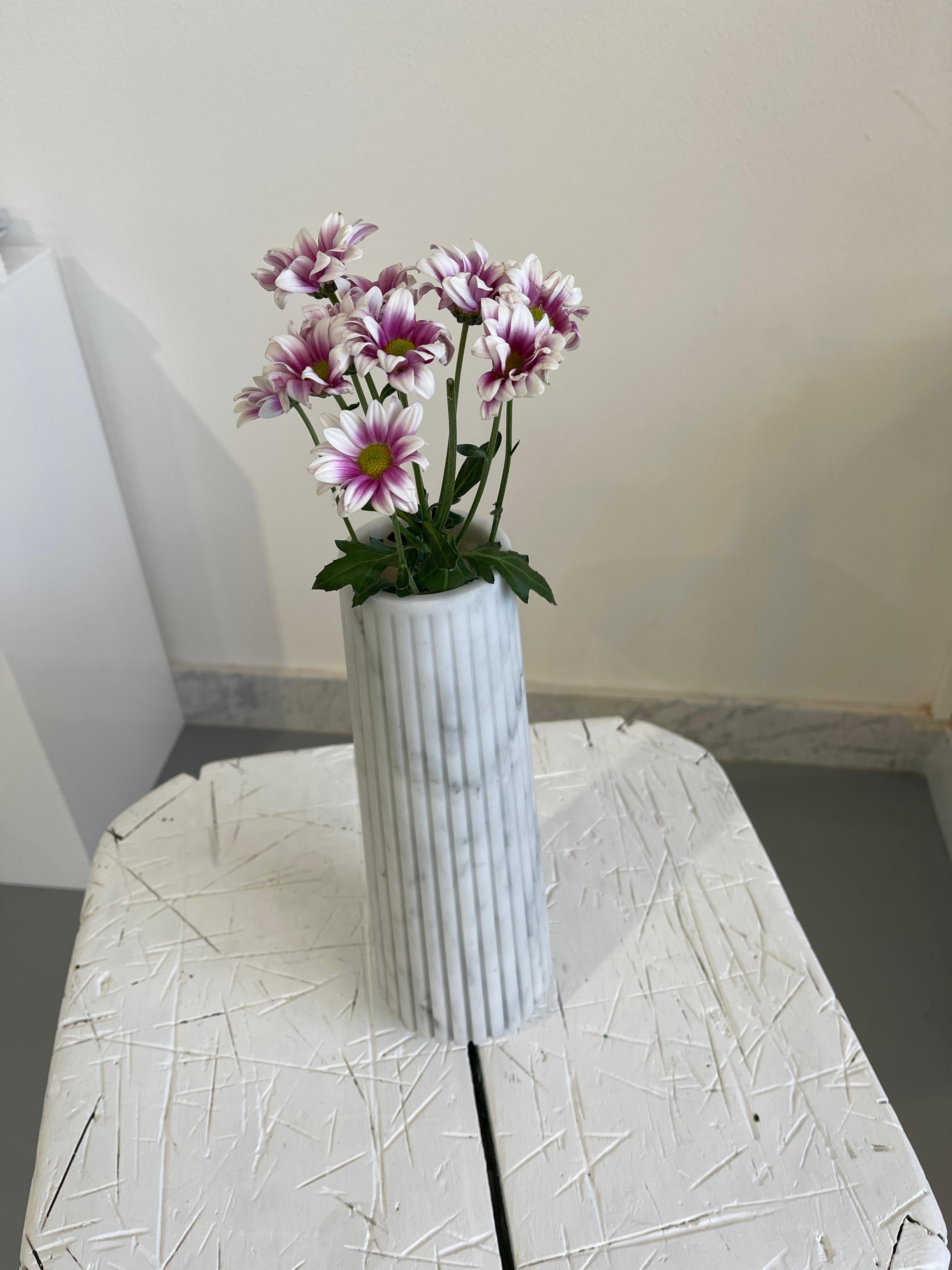 Handmade High Striped Vase in White Carrara Marble For Sale 2