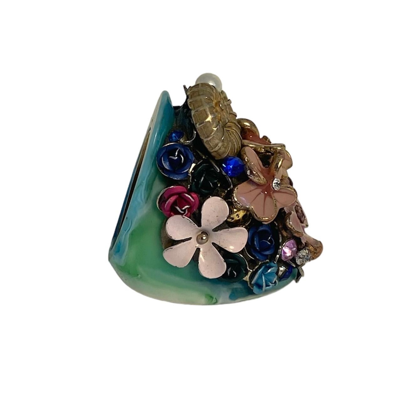 Women's One Off Ring. Handmade & High Upcycling. Bronze, Resin & Vintage Elements. 20mm. For Sale
