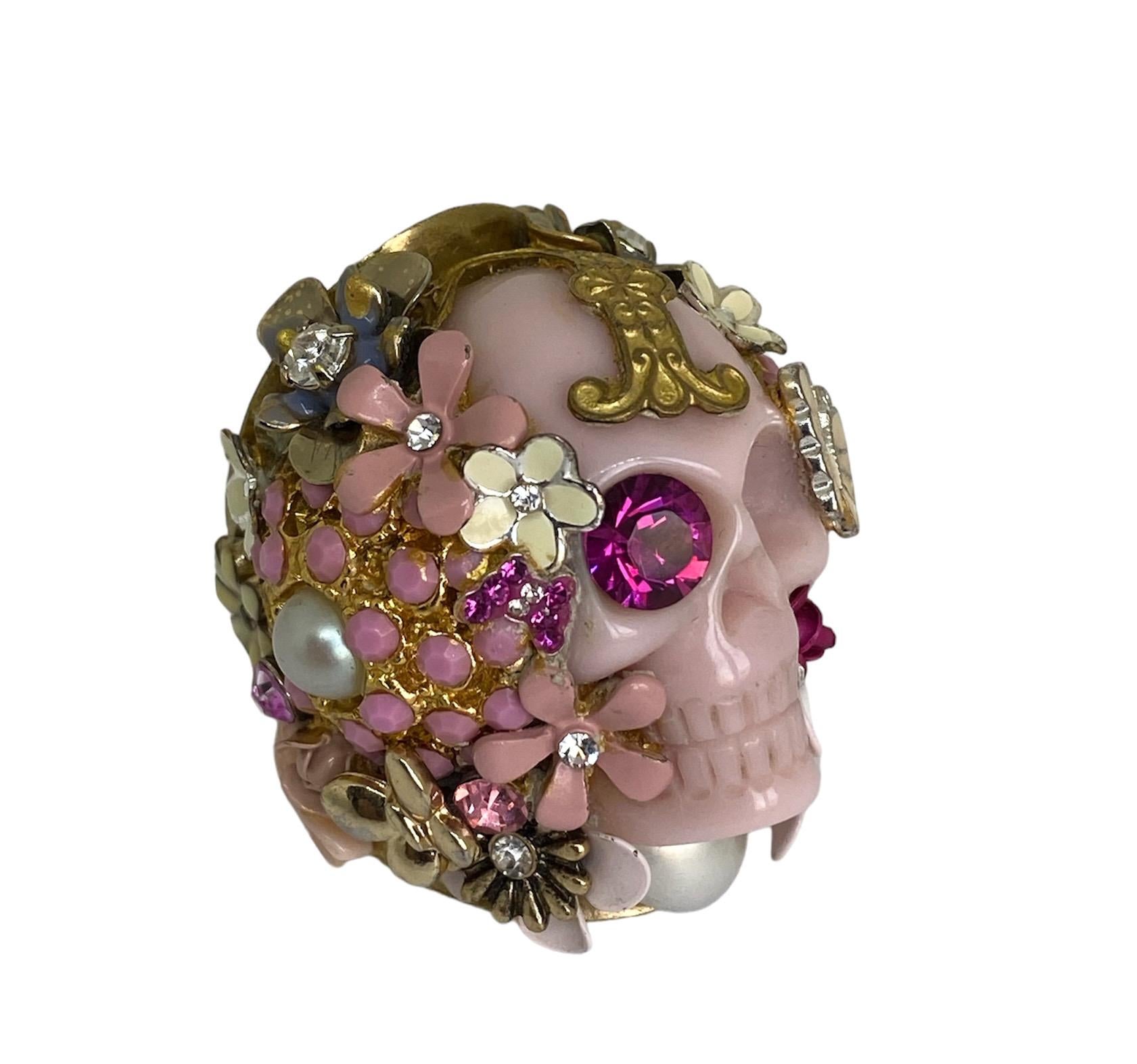 Pink skull. This is a unique piece created for Ludmila Navarro, fine artist & jewellery designer. A totally handmade jewel which it was created from a sustainable process during which she recovers and improves several antique and vintage jewels and