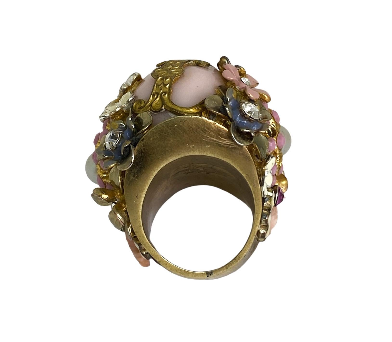 Women's One Off Ring. Handmade & High Upcycling. Bronze, Resin & Vintage Elements. 18mm. For Sale