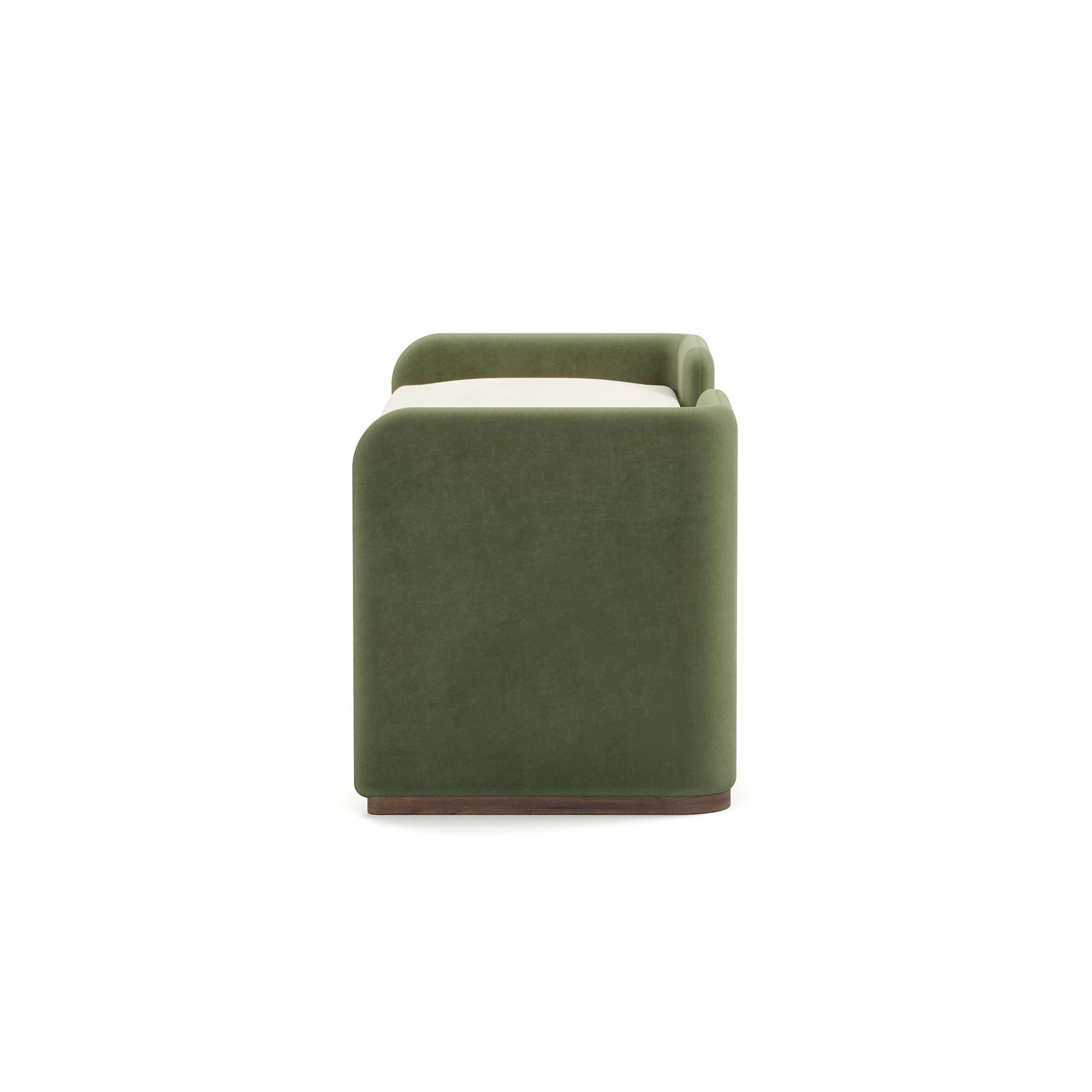 Banc Hinga fait à la main, avec des extrémités accentuées de vert et une base en noyer par Nolita Harbour Neuf - En vente à Carvalhosa, PT