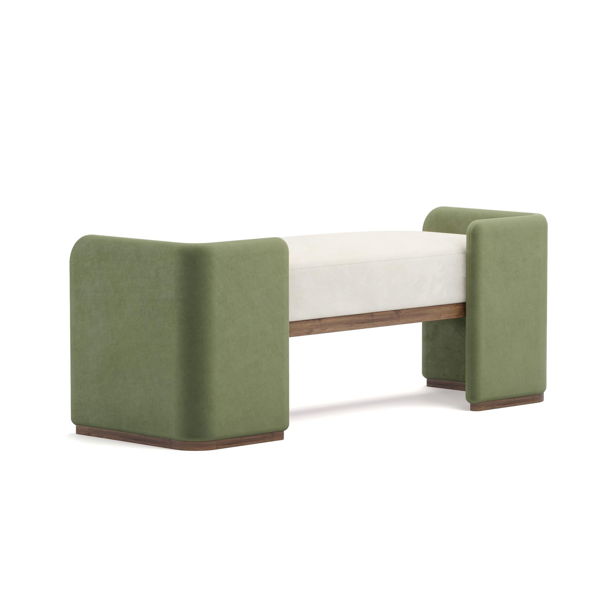 XXIe siècle et contemporain Banc Hinga fait à la main, avec des extrémités accentuées de vert et une base en noyer par Nolita Harbour en vente