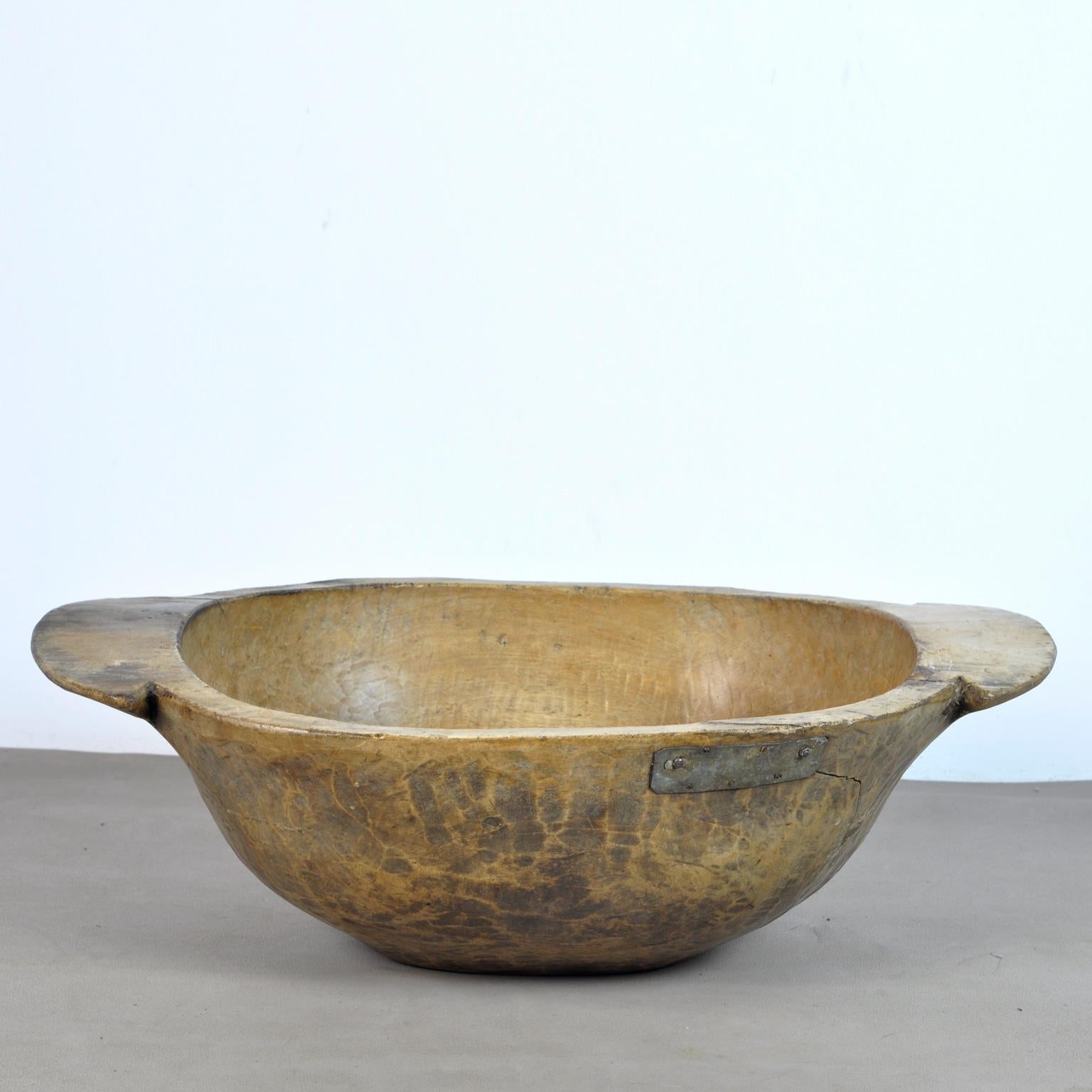 Beautiful hand carved Hungarian dough bowl, 1900s
In good rustic condition. As with all vintage items there will be signs of wear and tear from use over the years.