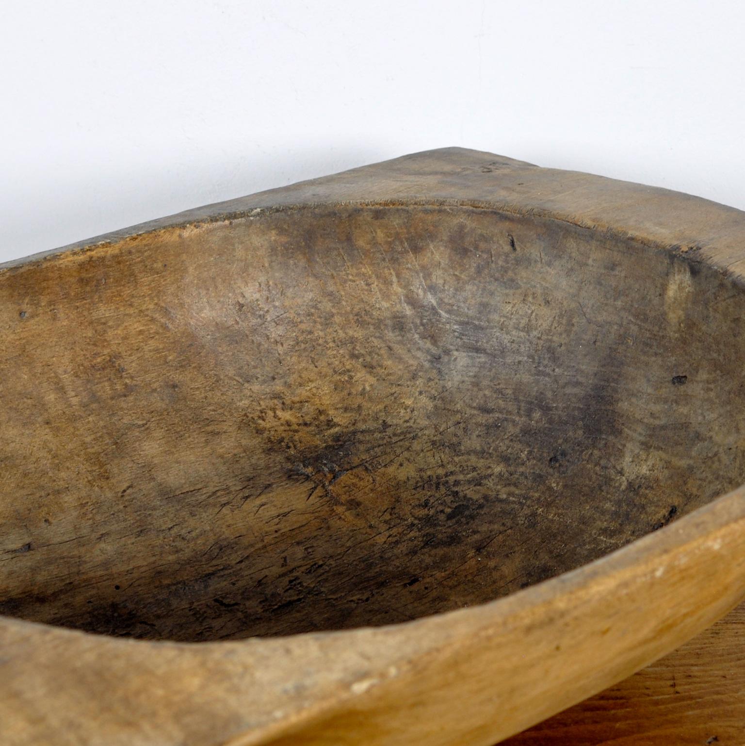 Handmade Hungarian Wooden Dough Bowl, Early 1900s In Good Condition For Sale In Amsterdam, Noord Holland