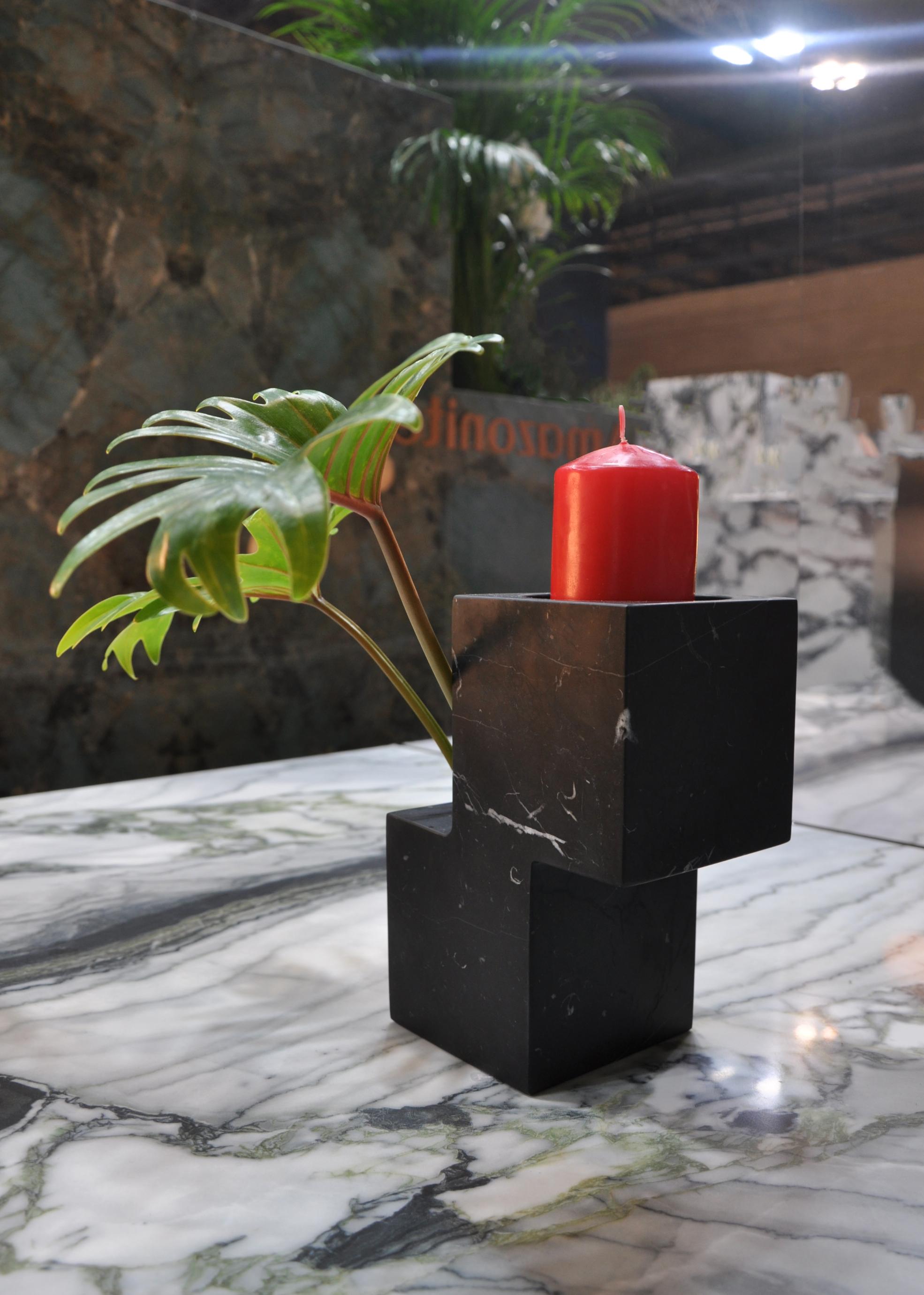 Handgefertigte Hybrid-Vase mit Multifunktion aus schwarzem Marquina-Marmor (Italienisch) im Angebot