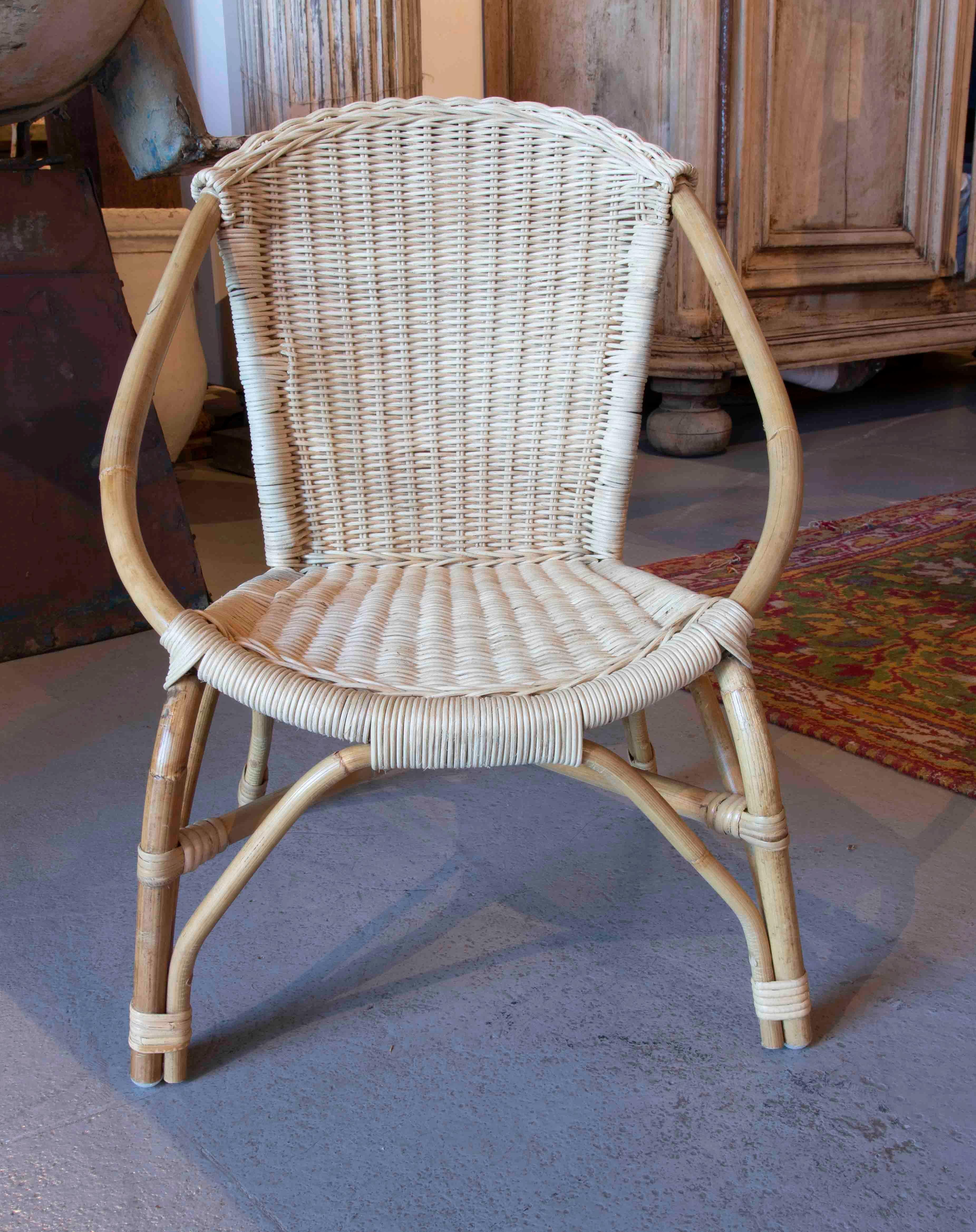 Chaise pour enfants en osier et rotin, fabriquée à la main dans sa couleur naturelle 