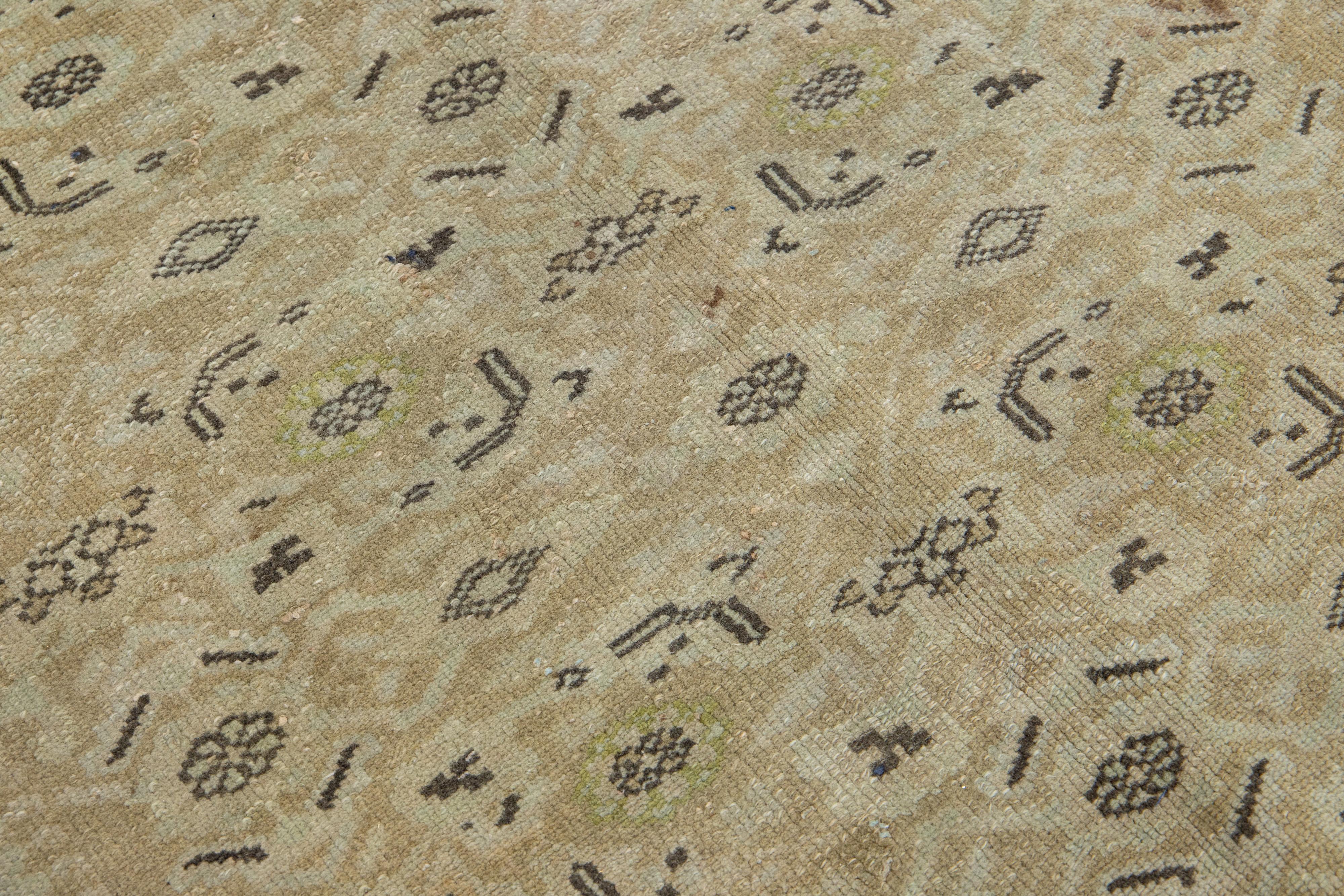 Handgefertigter brauner 5 x 9 antiker Malayer-Wollteppich mit Allover-Design im Angebot 2