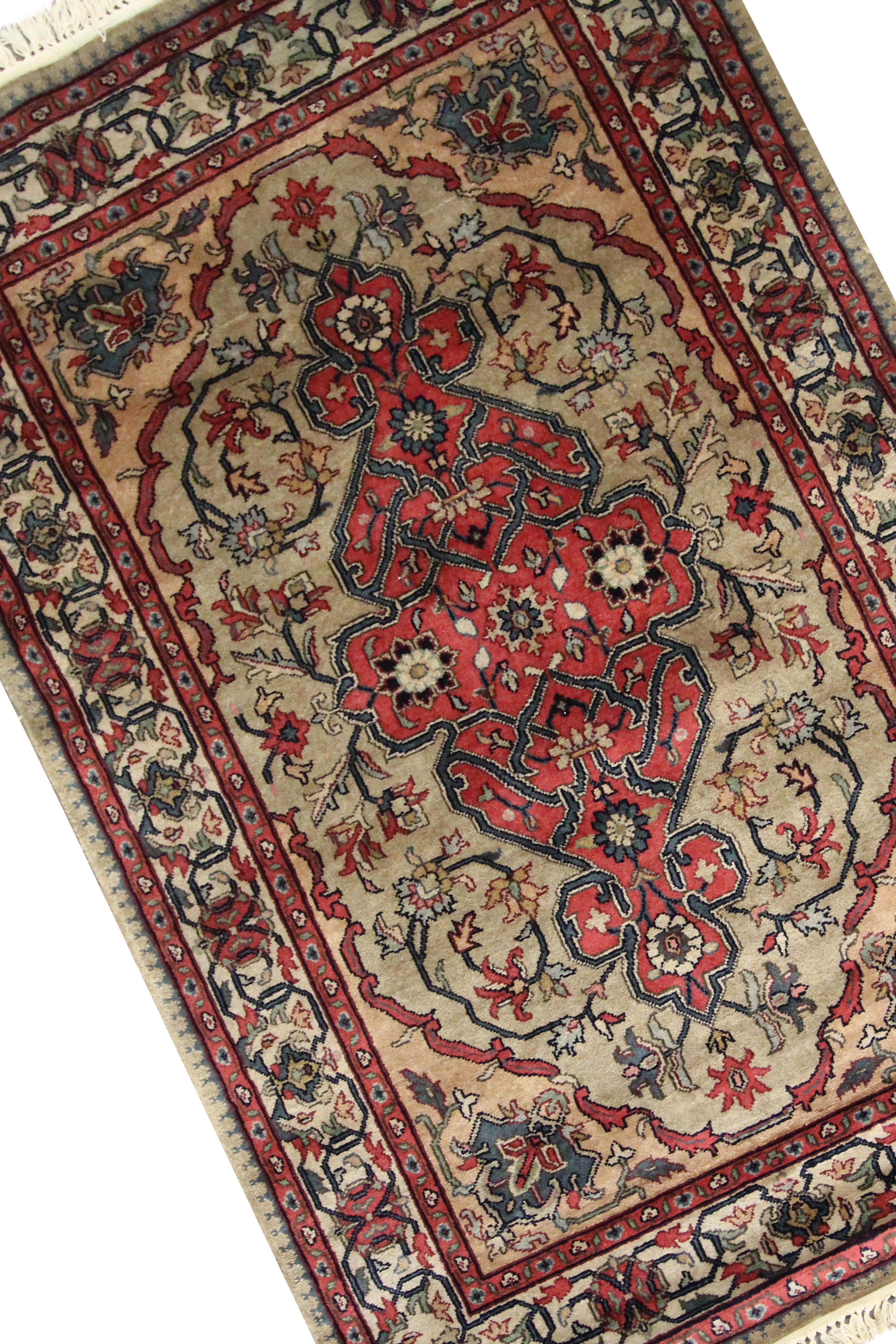 Hand-Knotted Handmade Indian Area Rug New Traditional Bold Medallion Carpet Rug For Sale