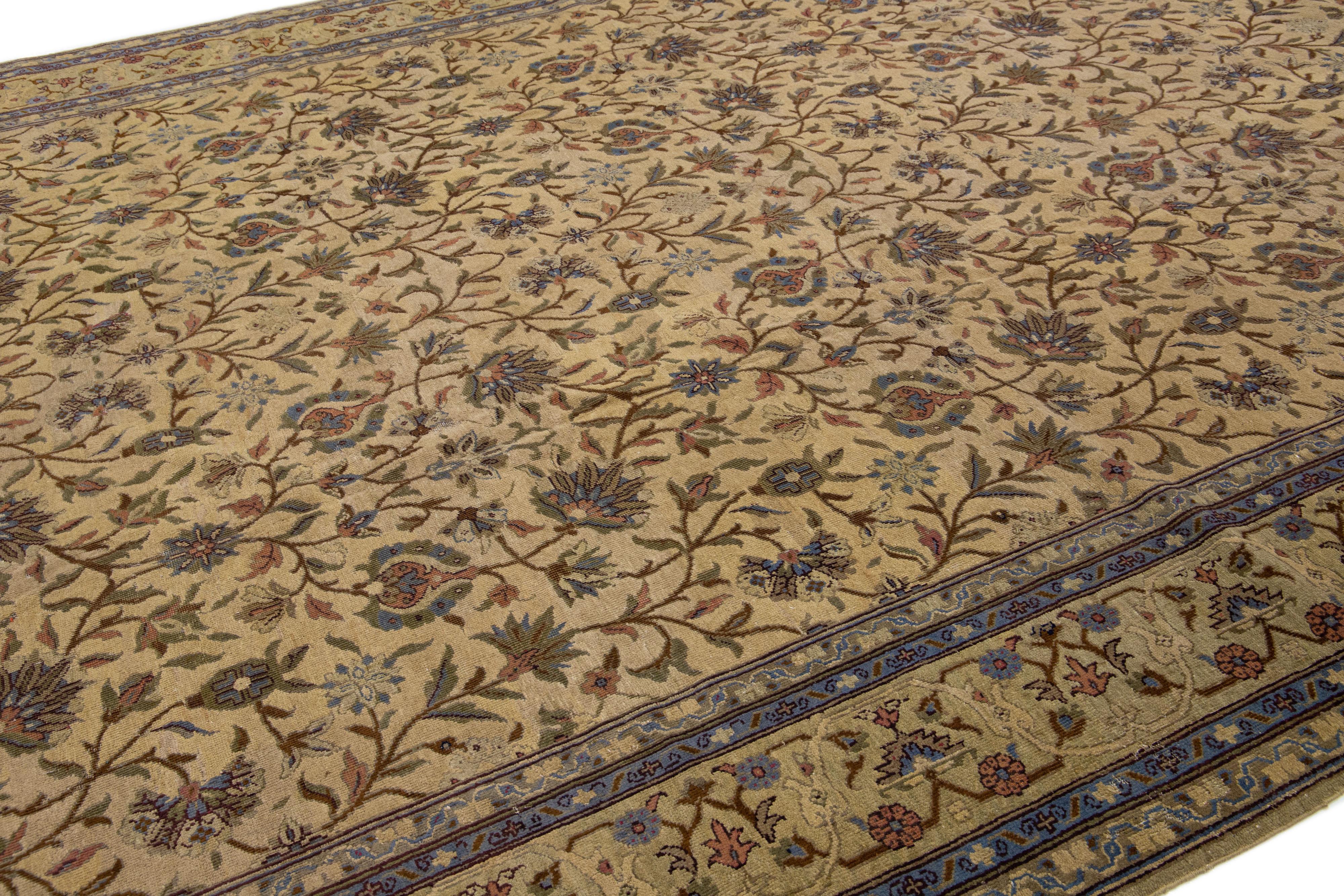 Handgefertigter Vintage Khotan Wollteppich Brown mit Allover Floral Design (Türkisch) im Angebot