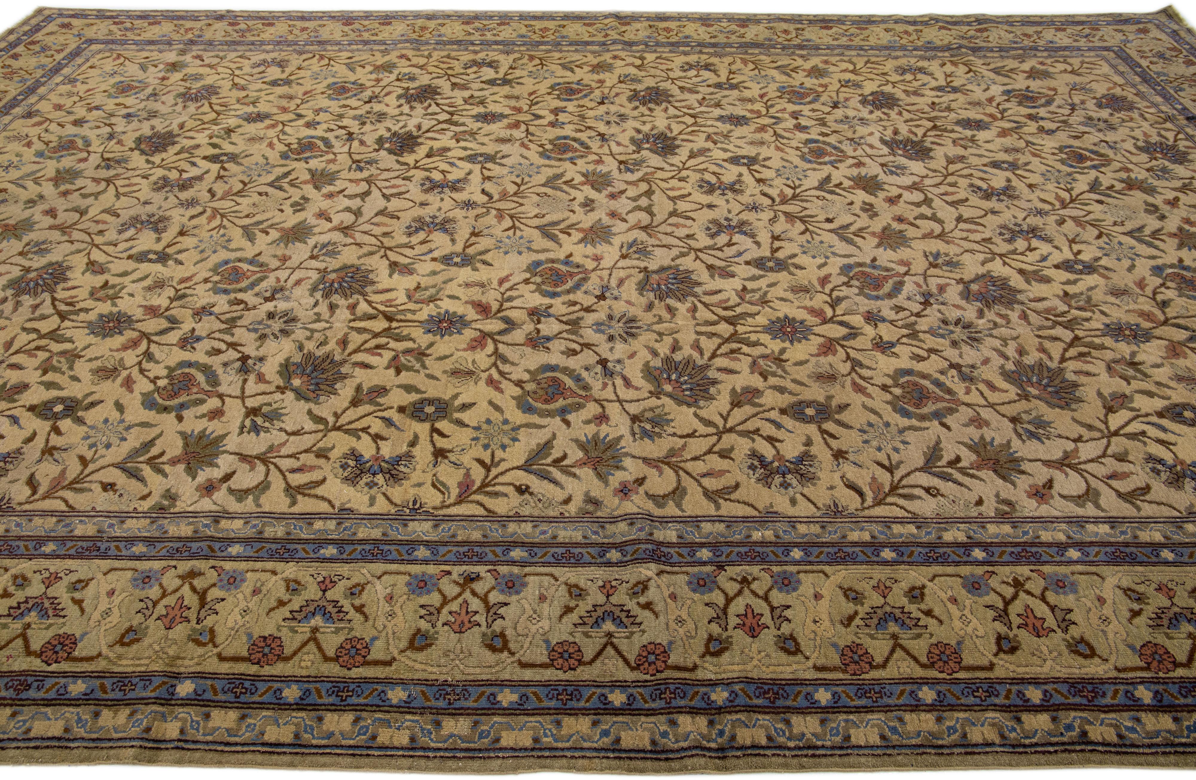 Handgefertigter Vintage Khotan Wollteppich Brown mit Allover Floral Design (Handgeknüpft) im Angebot