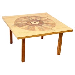 Table basse en bois incrusté faite à la main
