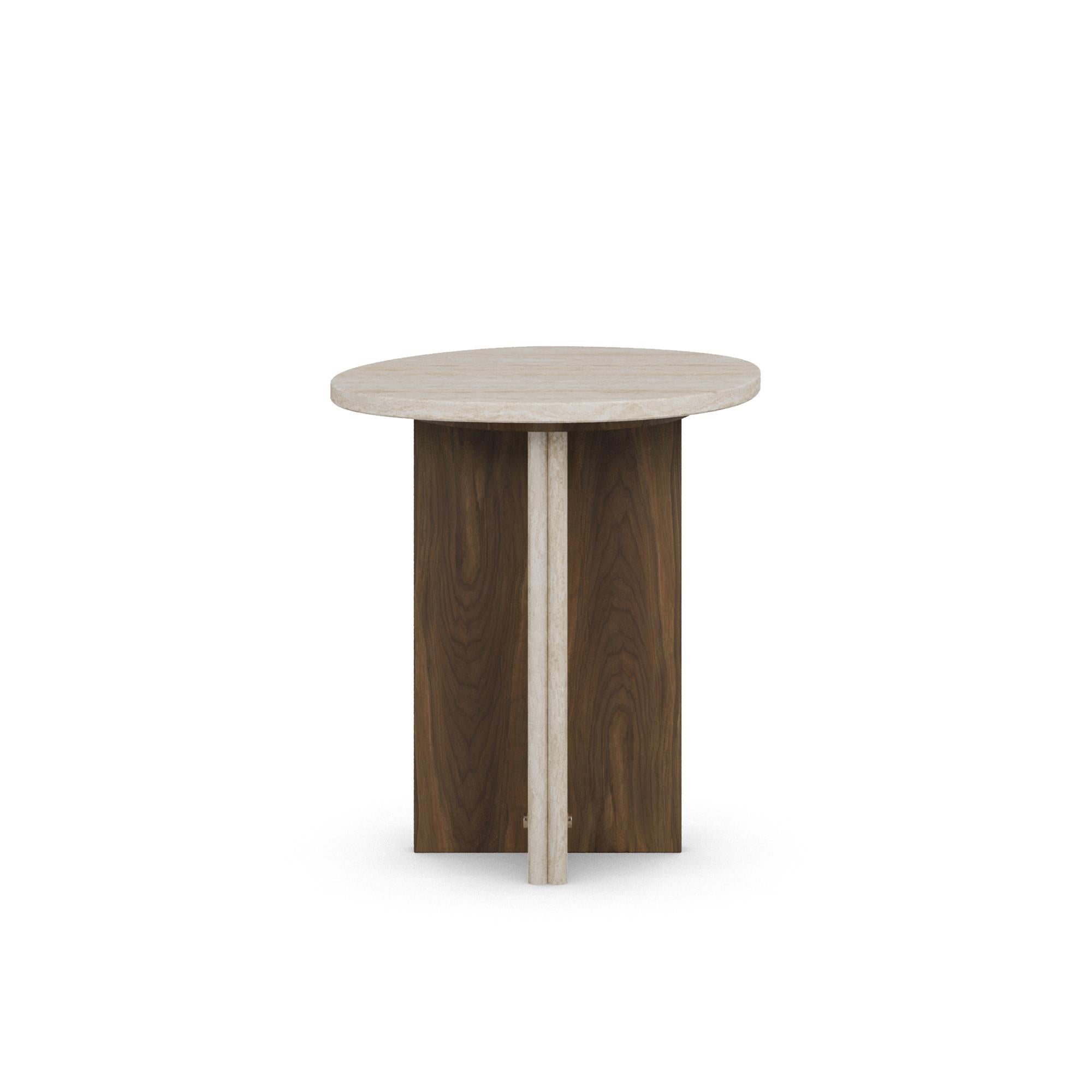 XXIe siècle et contemporain Table d'appoint Isa faite main en Wood et accents en laiton poli par Nolita Harbour en vente