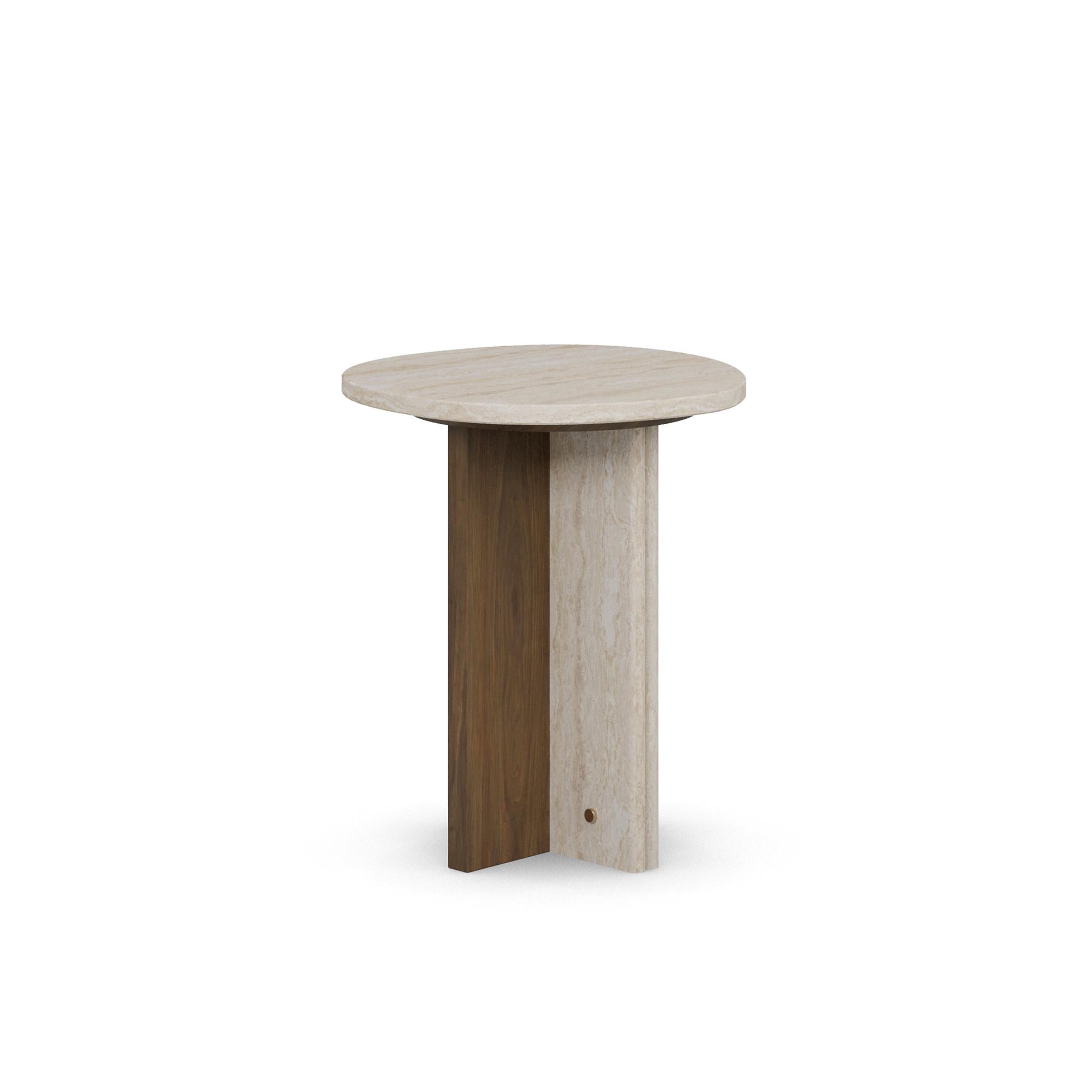 Laiton Table d'appoint Isa faite main en Wood et accents en laiton poli par Nolita Harbour en vente