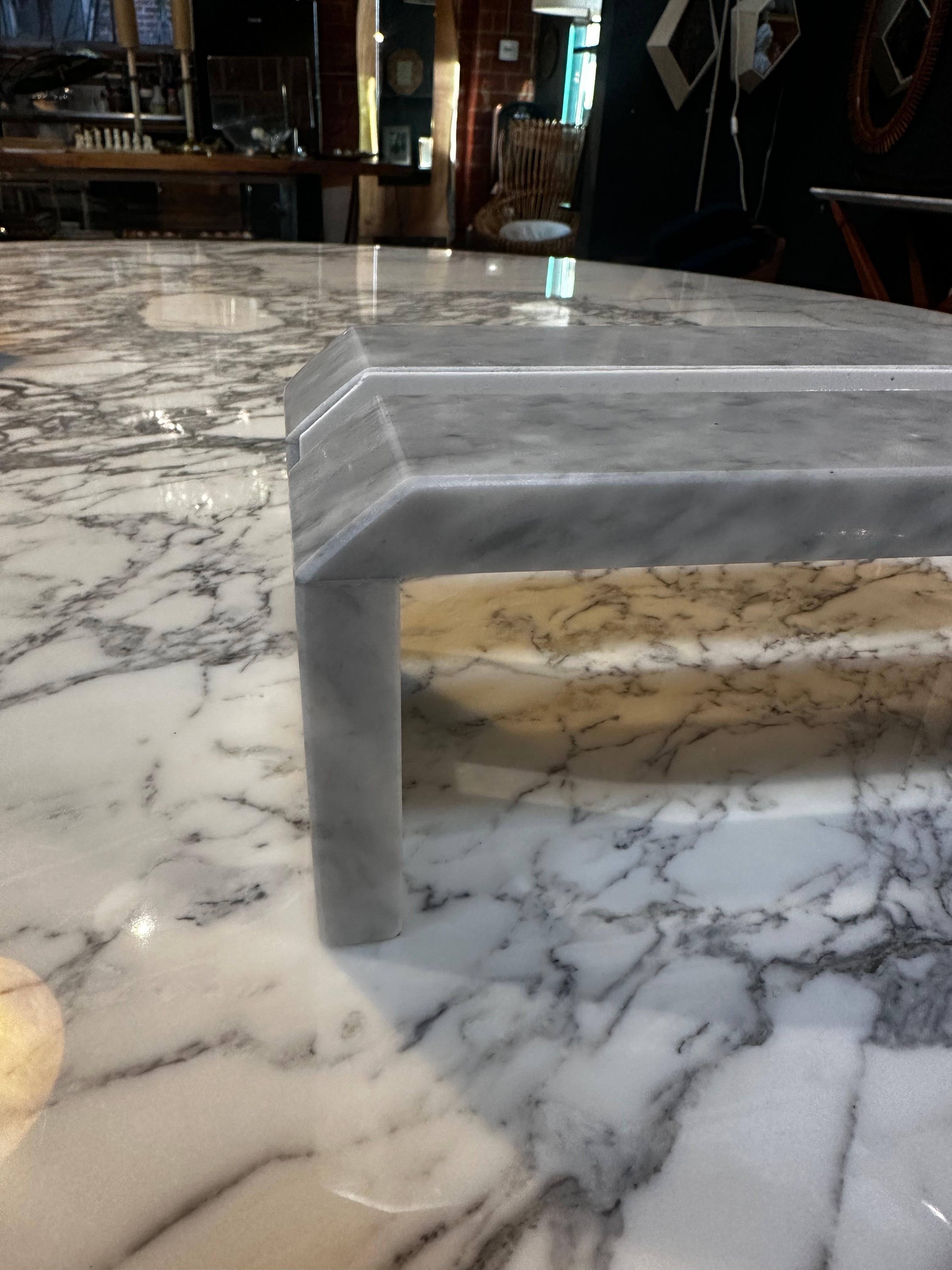 Handmade Italia Carrara Marble Rego Laptop Holder 2023 For Sale 2