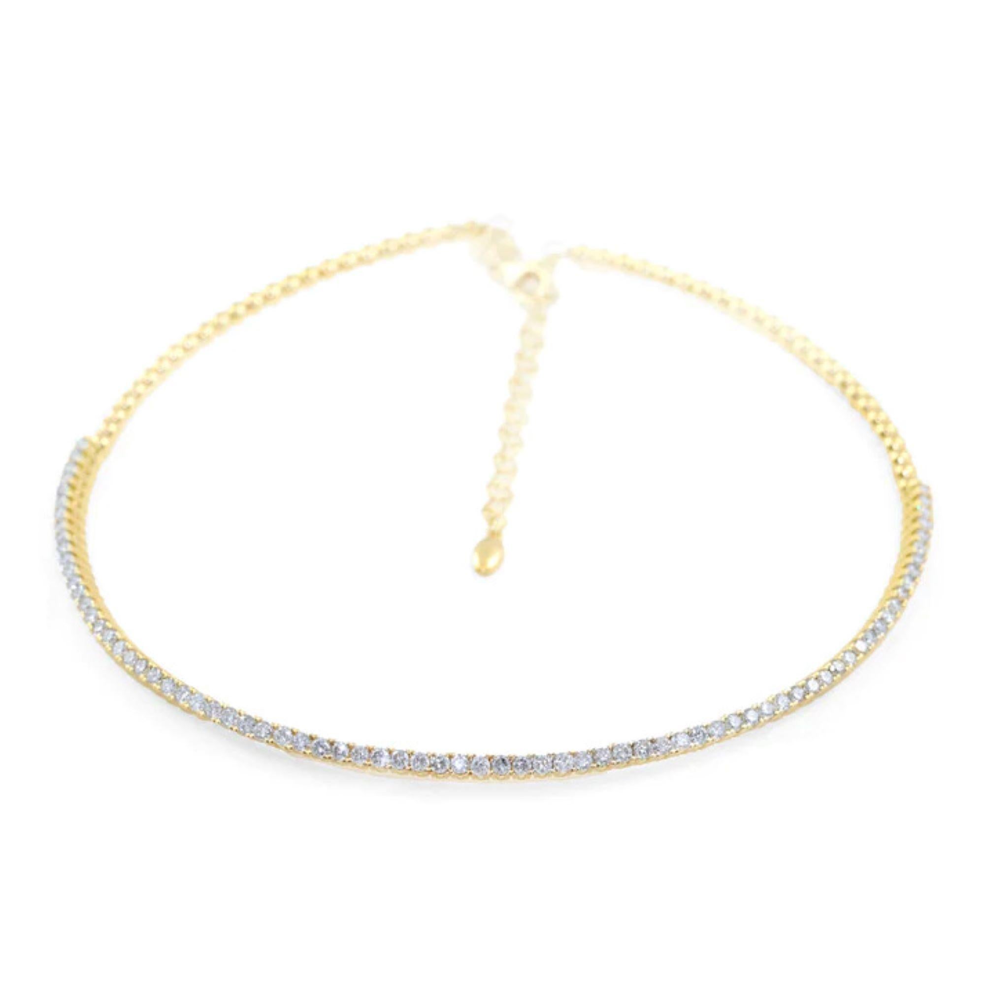 Grazioso, senza tempo e realizzato a mano in Italia, questo squisito girocollo di diamanti è un'espressione moderna del lusso minimalista. Incastonato in un luminoso oro giallo 14K, presenta un totale di 2,01 carati di diamanti tondi brillanti