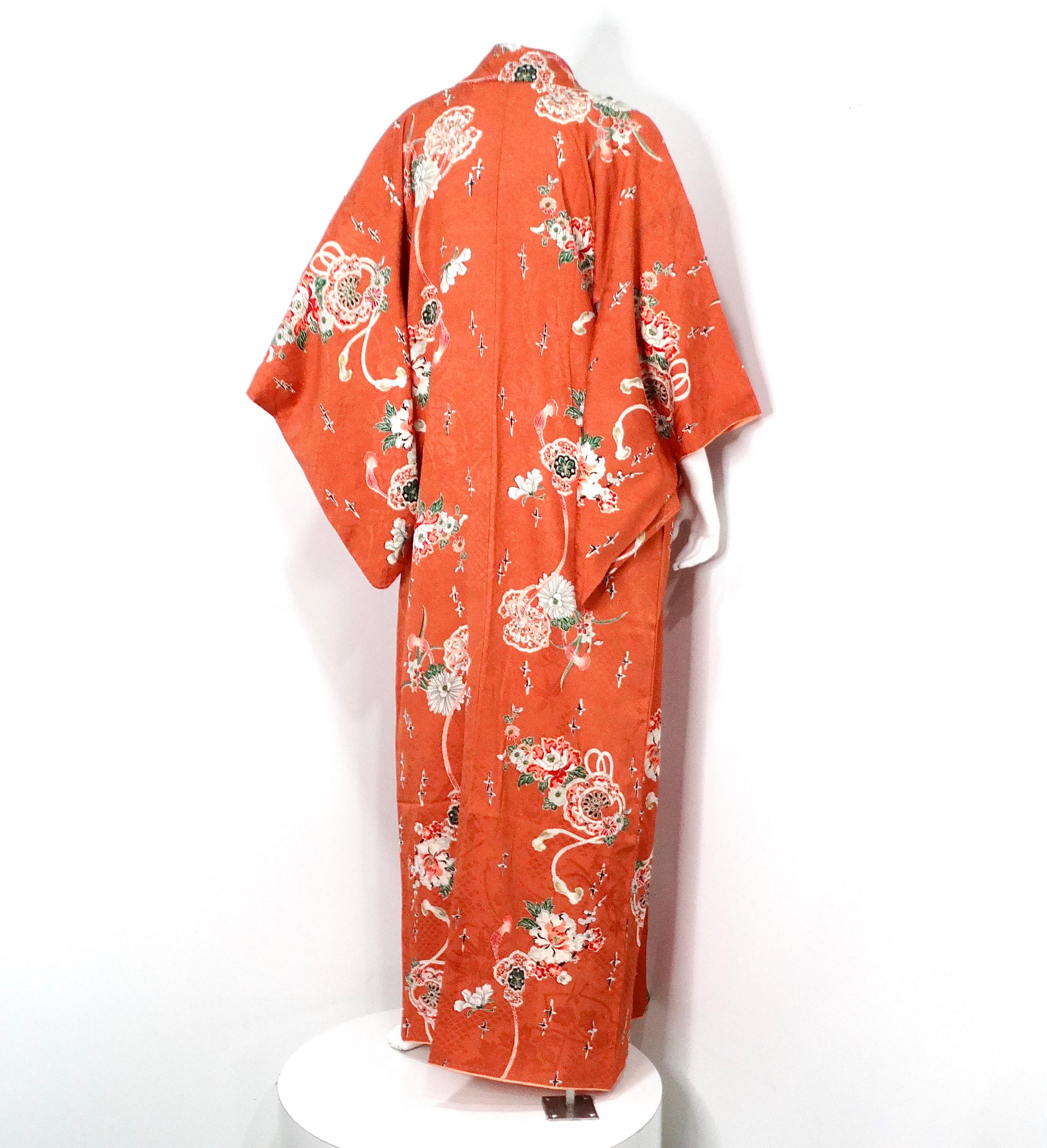 Kimono di seta con stampa floreale arancione bruciato fatto a mano, circa anni '50 in vendita 1
