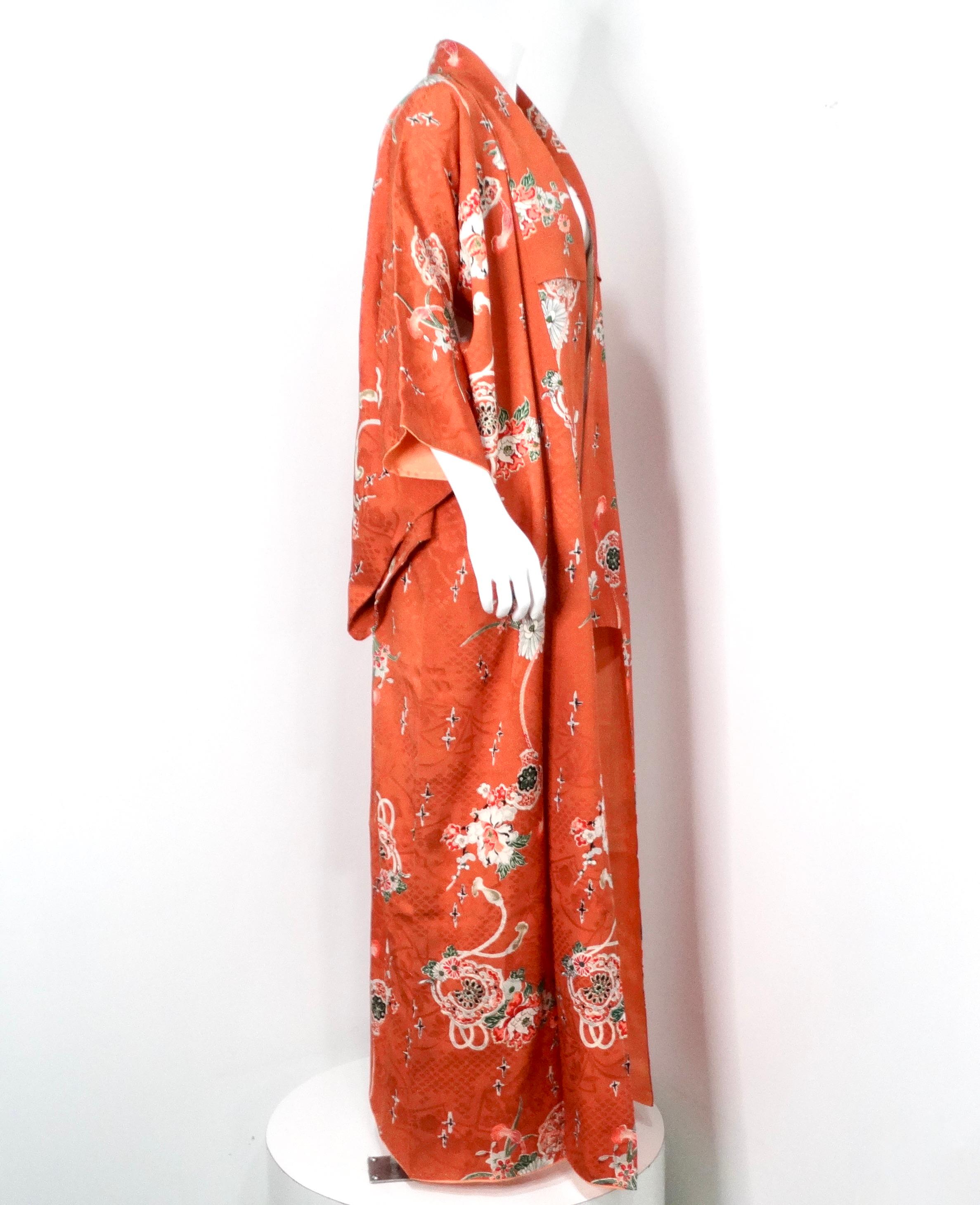 Kimono di seta con stampa floreale arancione bruciato fatto a mano, circa anni '50 in vendita 4