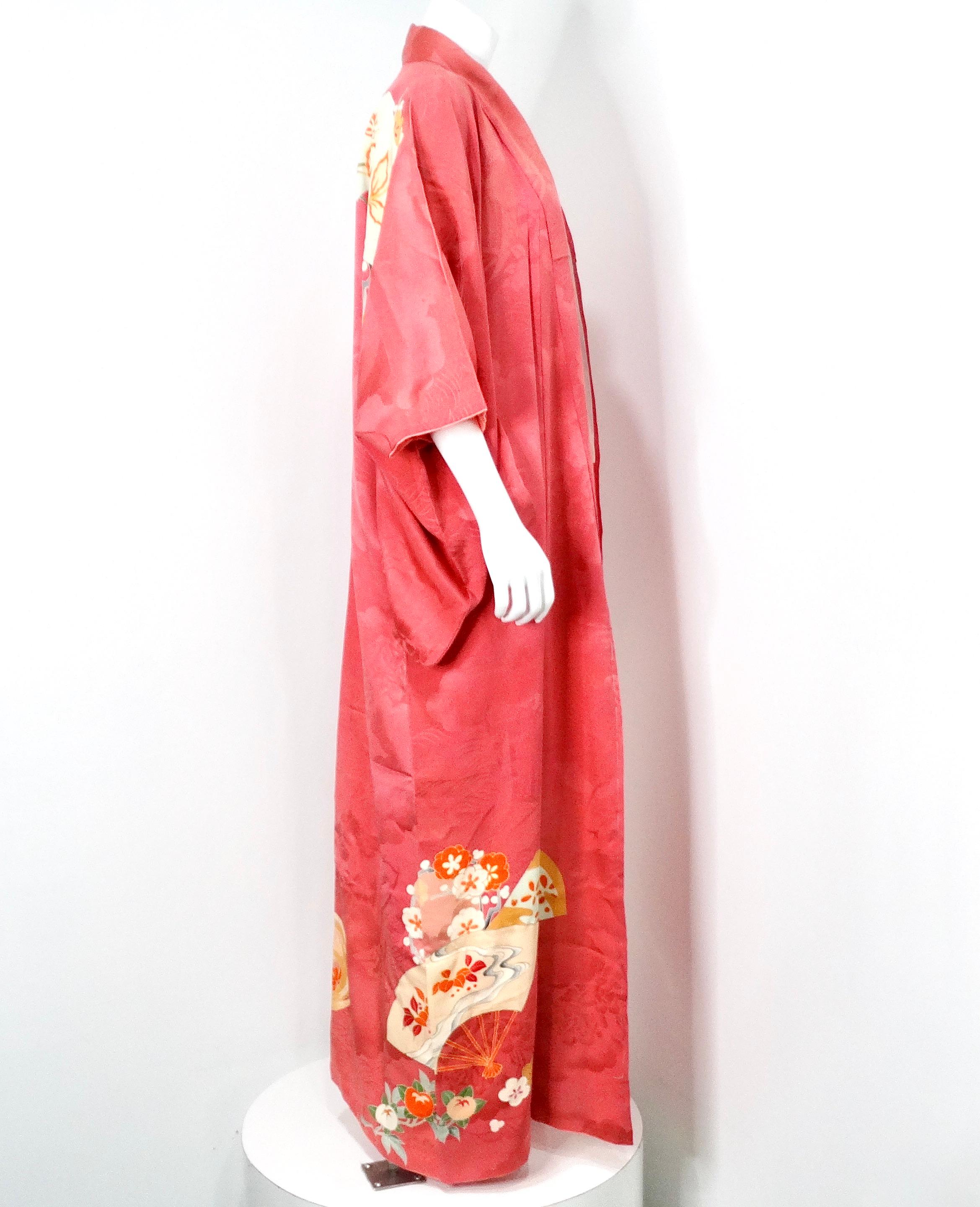Handmade Japanese Coral Floral Print Silk Kimono circa 1950s For Sale 3