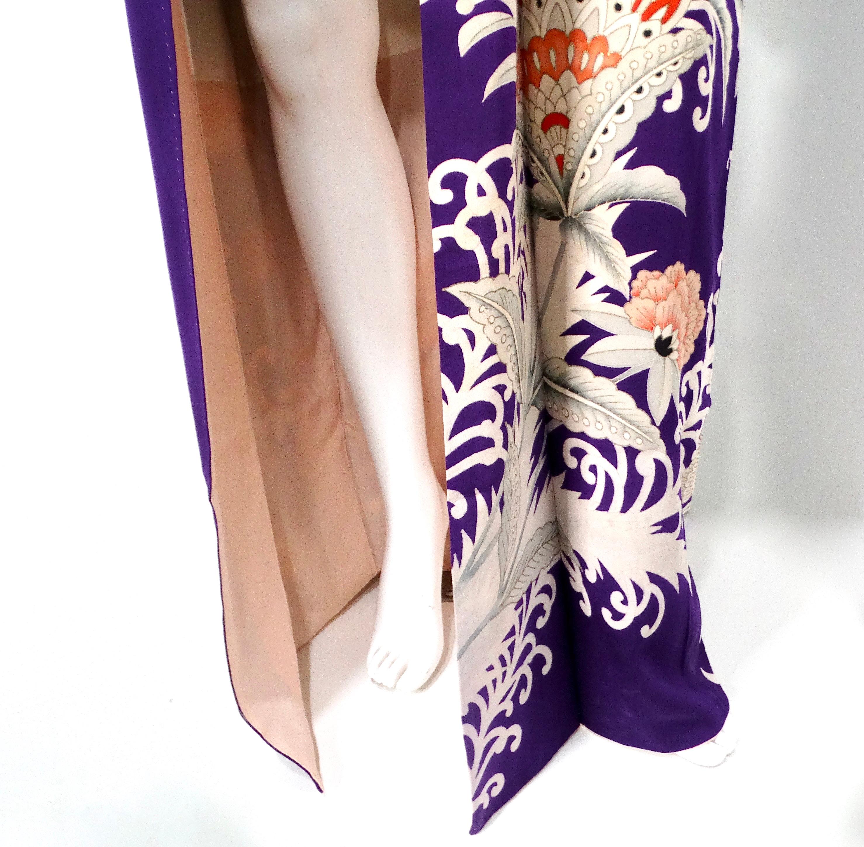 Handmade Japanese Purple Floral Print Silk Kimono circa 1950s In Good Condition For Sale In Scottsdale, AZ