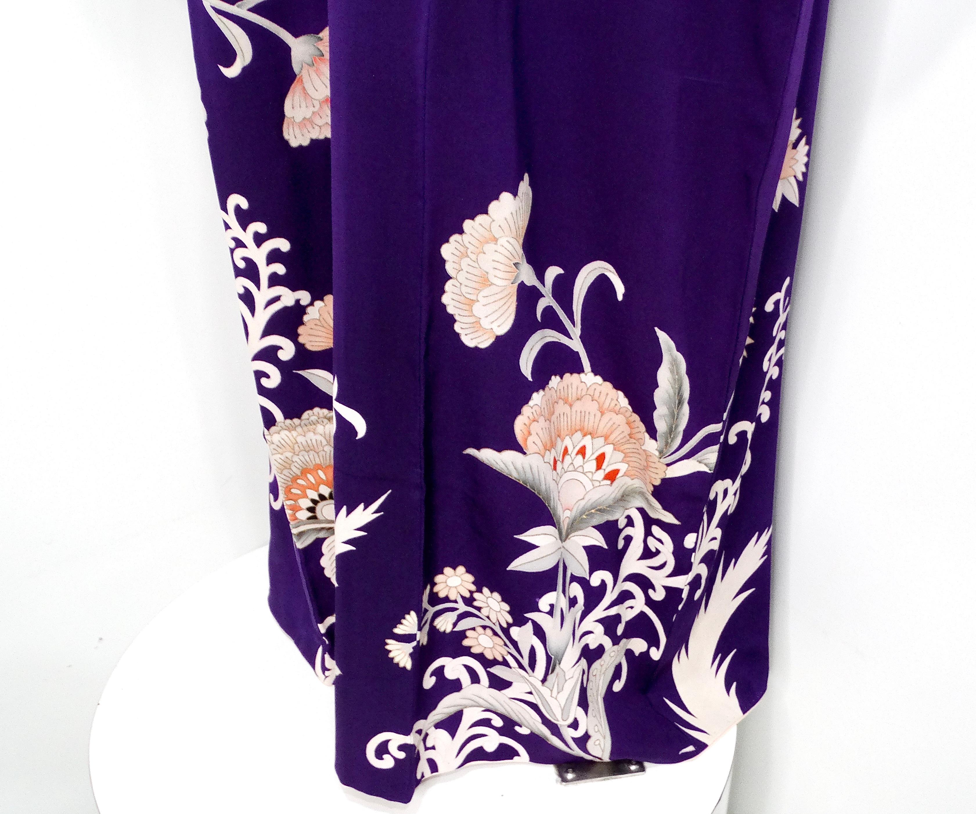 Handmade Japanese Purple Floral Print Silk Kimono circa 1950s For Sale 3