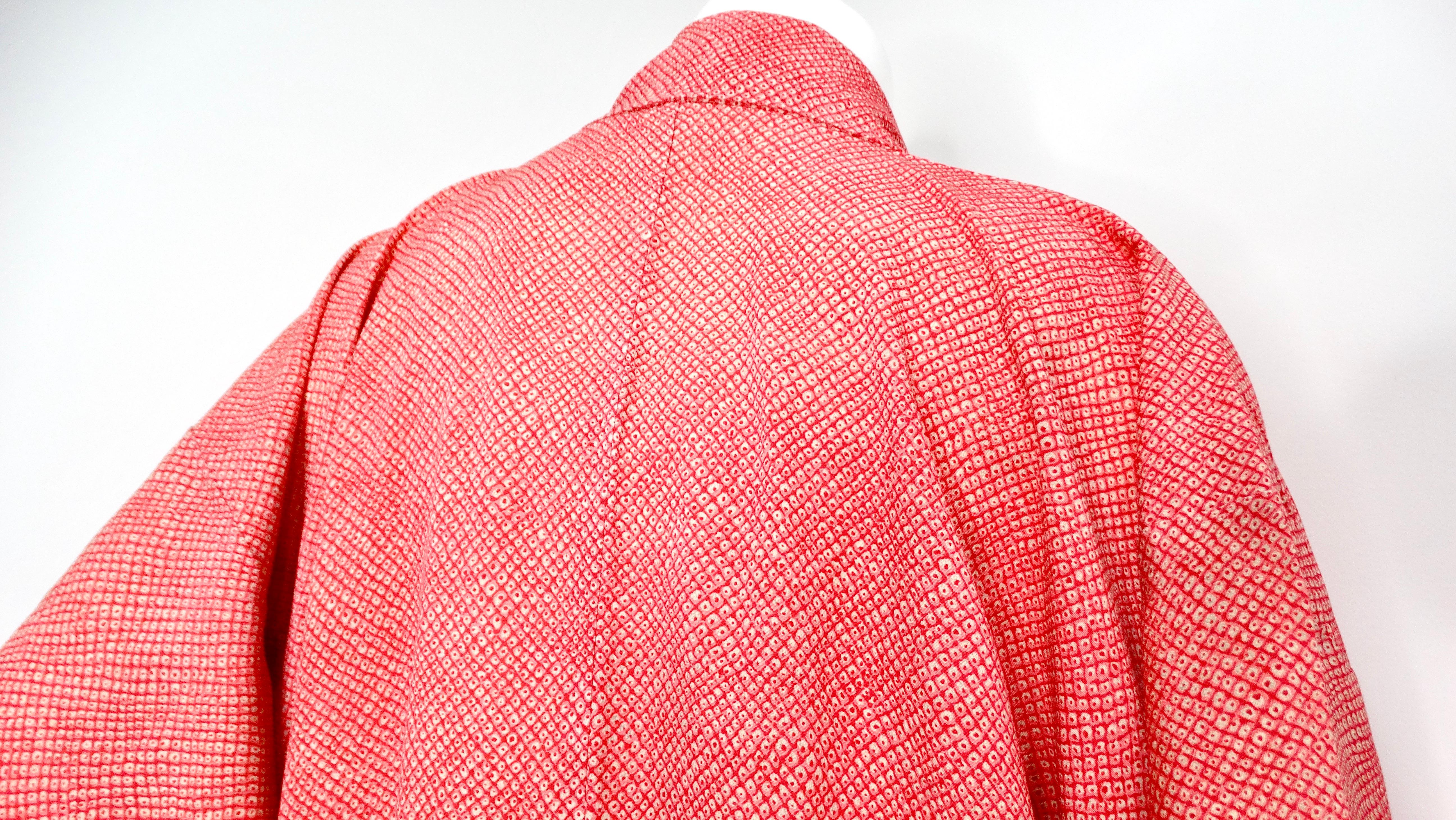 Kimono tradicional japonés hecho a mano con estampado shibori rosa circa años 50 en venta 3