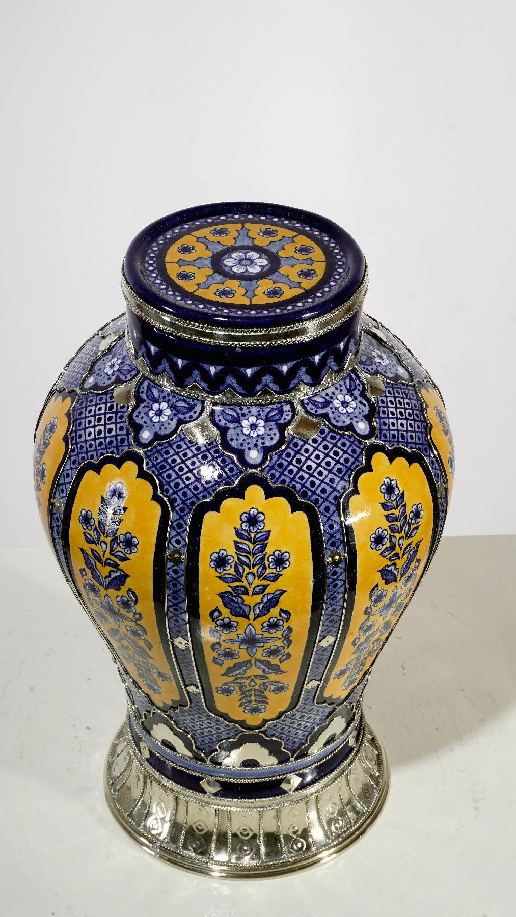 Handmade Jar, Ceramic and White Metal ‘Alpaca’, One of a Kind In New Condition In Guadalajara, Jalisco