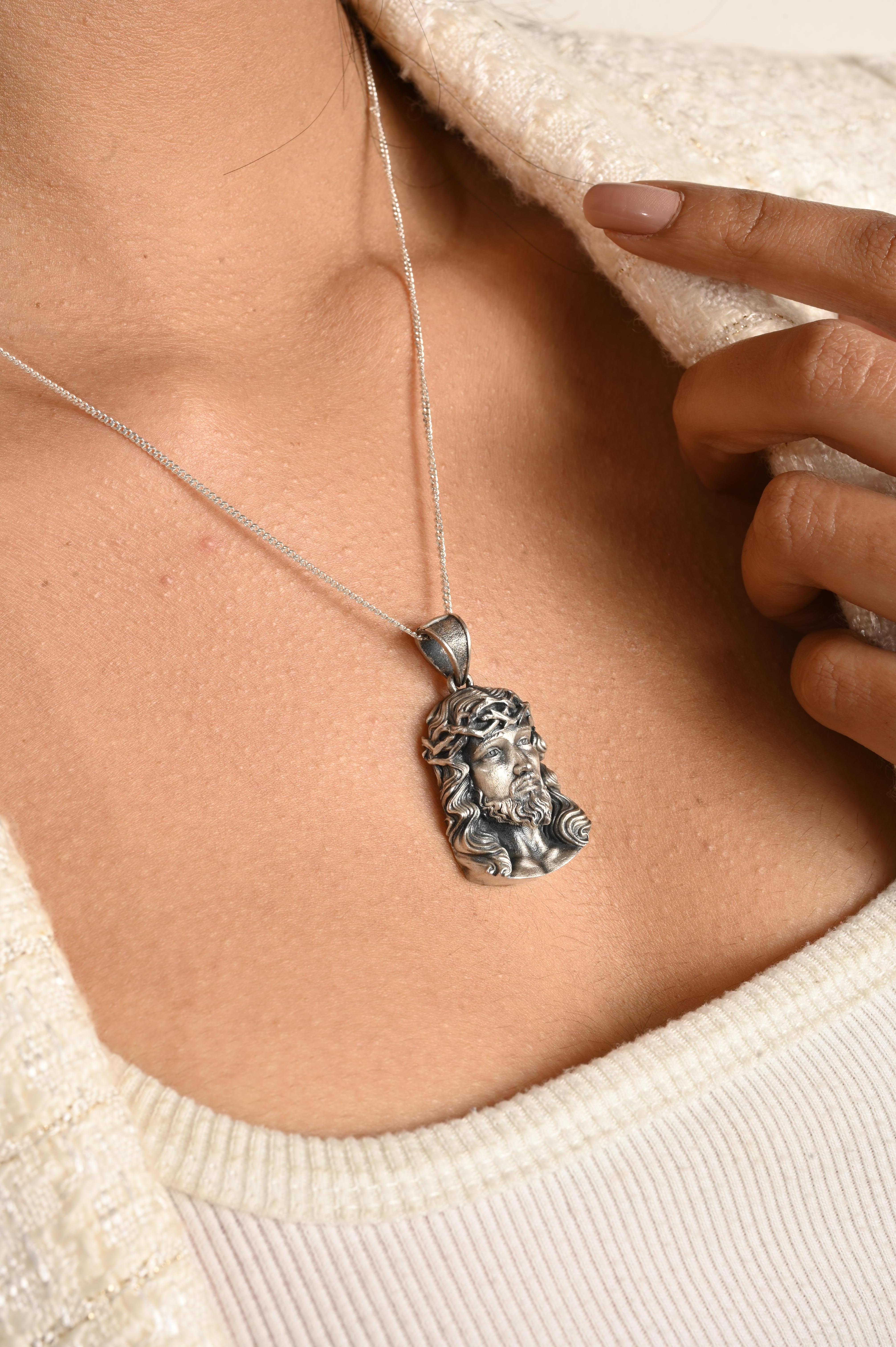 Handmade Jesus Head Christ Pendant Gift for Him Made in 925 Sterling Silver For Sale 1