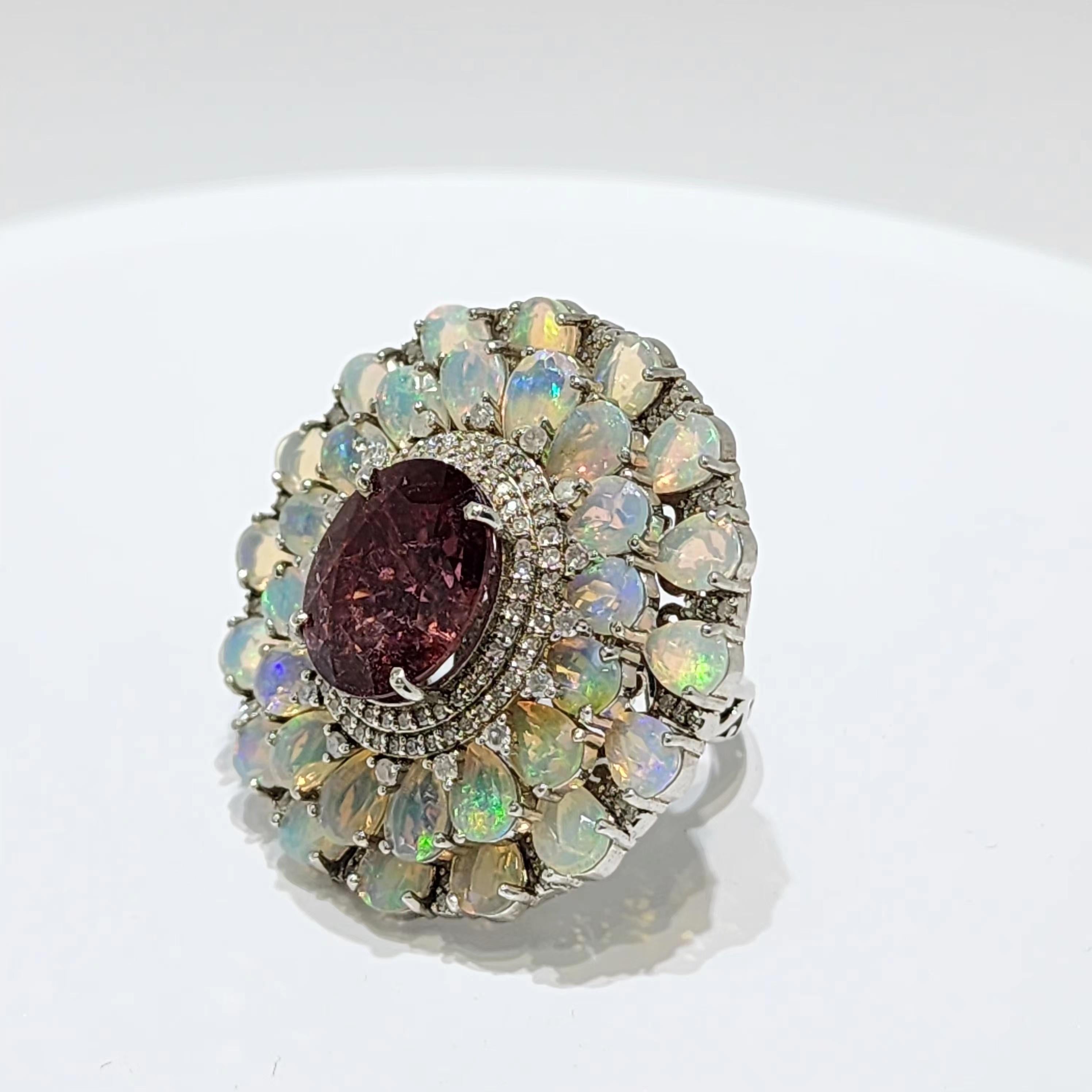 Art Deco 16.58 Ct Tourmaline Opal Ring and 0.58Ct Natural Diamond  in Silver In New Condition For Sale In Hong Kong, HK