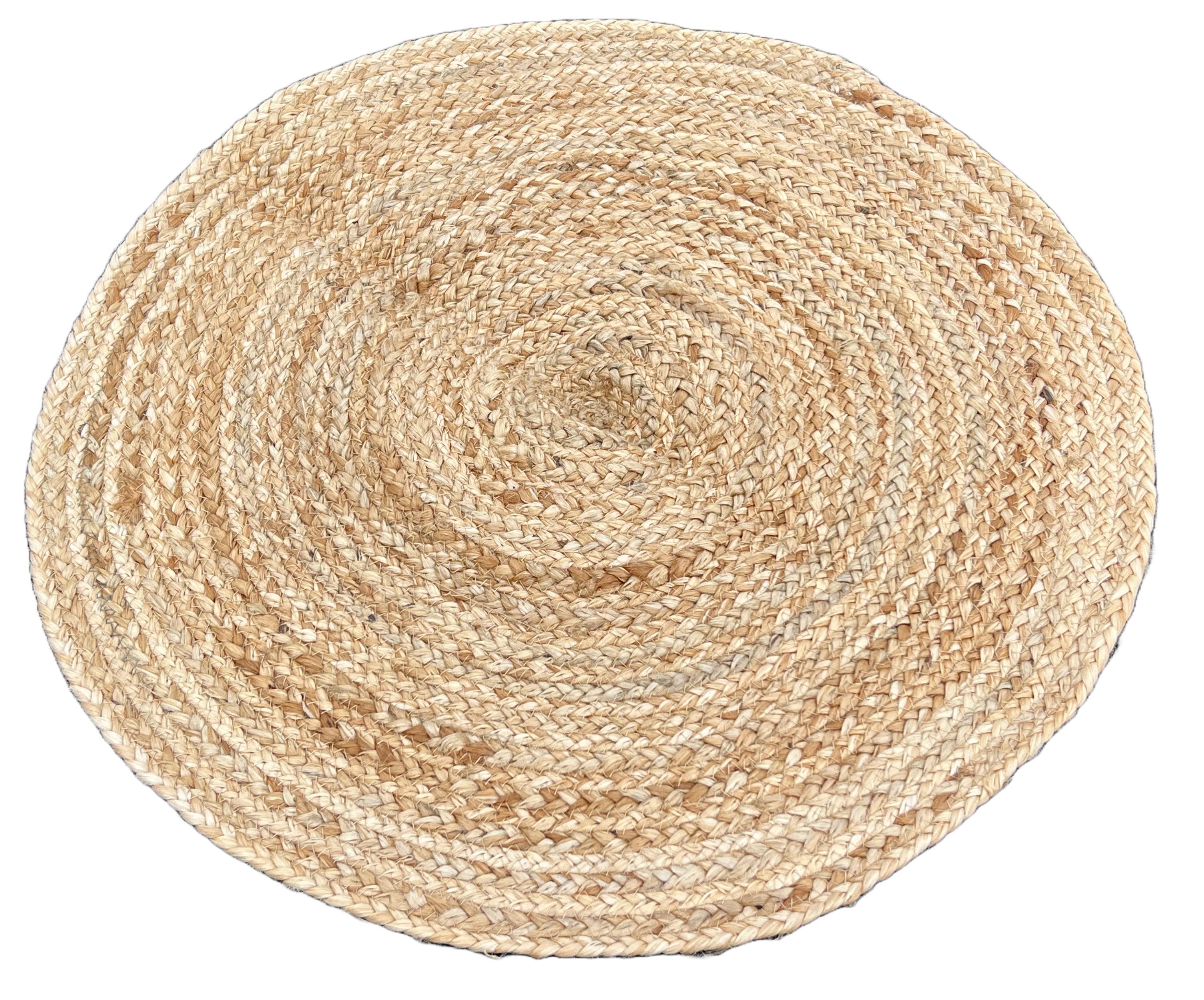 Handmade Jute Area Flat Weave Rug, 2x2 Solid Jute Round Indian Dhurrie Kilim Rug In New Condition For Sale In Jaipur, IN