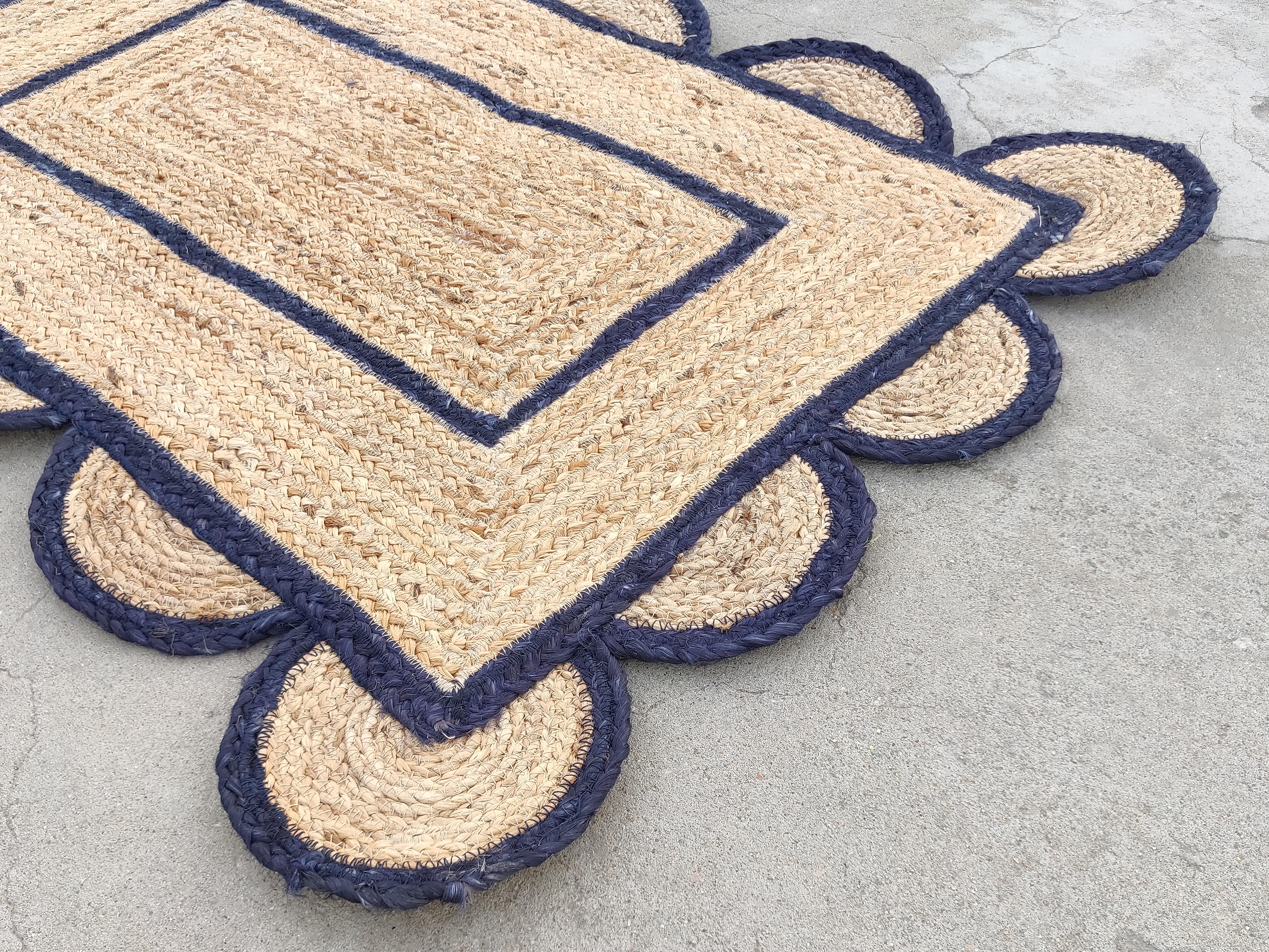 Mid-Century Modern Handmade Jute Area Flat Weave Rug, 2x3 Jute Blue Border Scalloped Indian Dhurrie For Sale