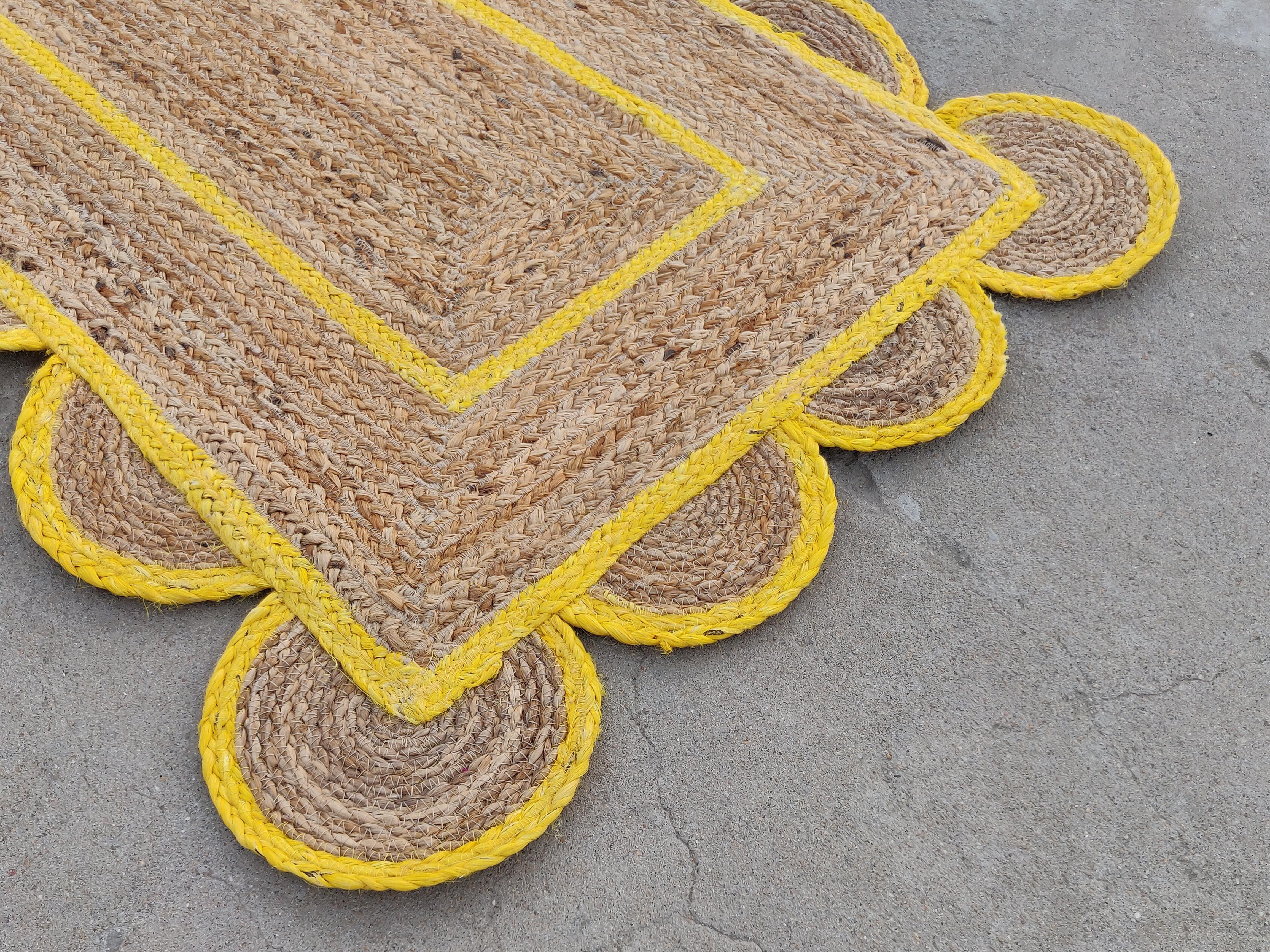 Mid-Century Modern Handmade Jute Area Flat Weave Rug, 2x3 Jute Yellow Border Scallop Indian Dhurrie For Sale