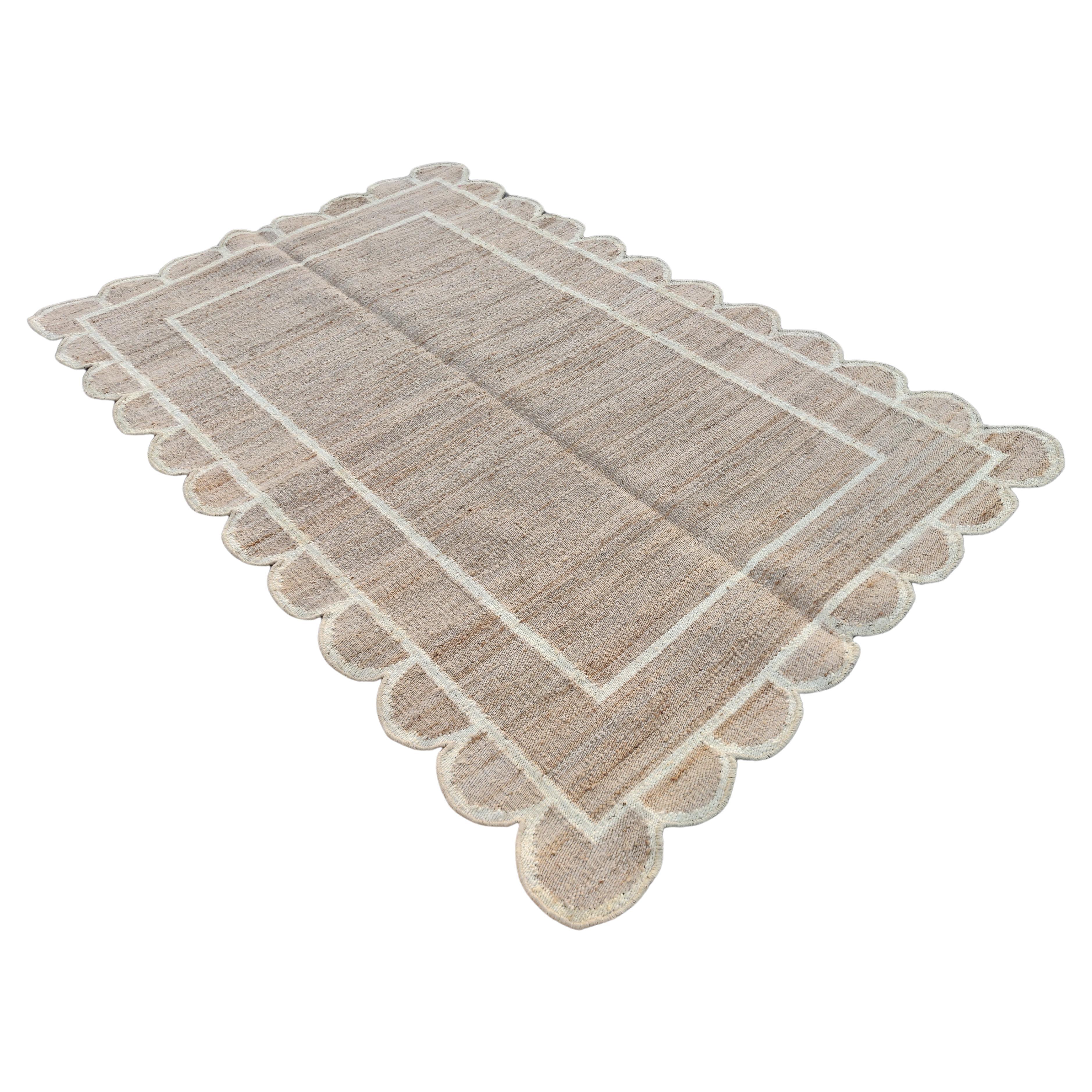 Handmade Jute Area Flat Weave Rug, 4x6 Jute And White Scalloped Indian Dhurrie For Sale