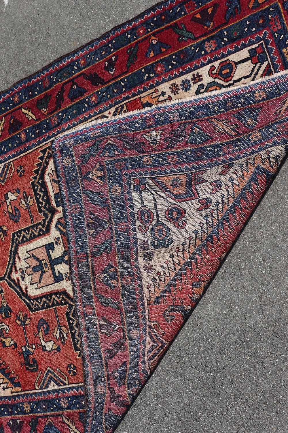 Handgefertigter kaukasischer Teppich, 1930er Jahre im Zustand „Gut“ im Angebot in Casale Monferrato, IT