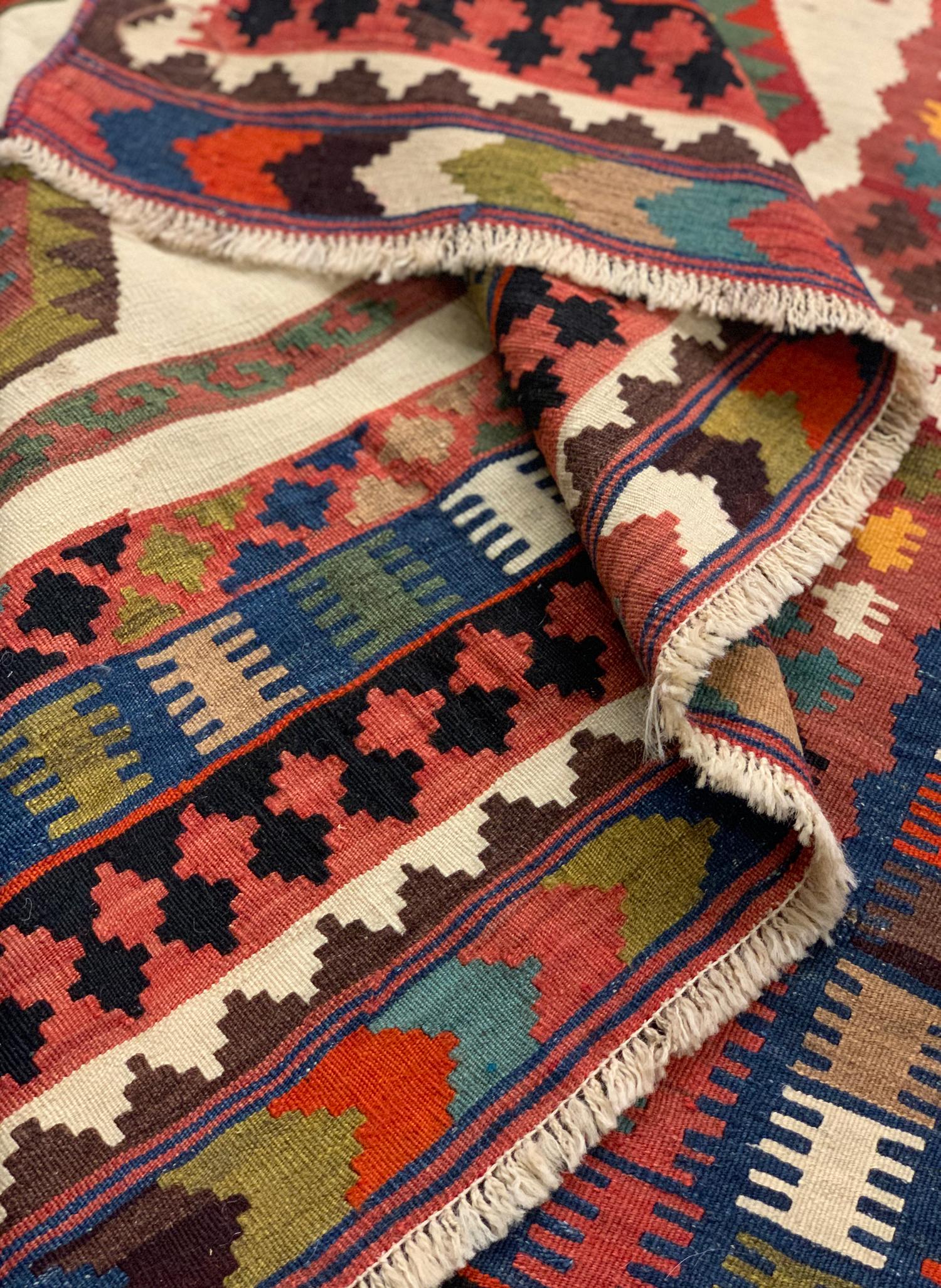 Handgefertigter antiker Kelims-Kelim-Teppich, geometrischer Wollteppich (Handgeknüpft) im Angebot
