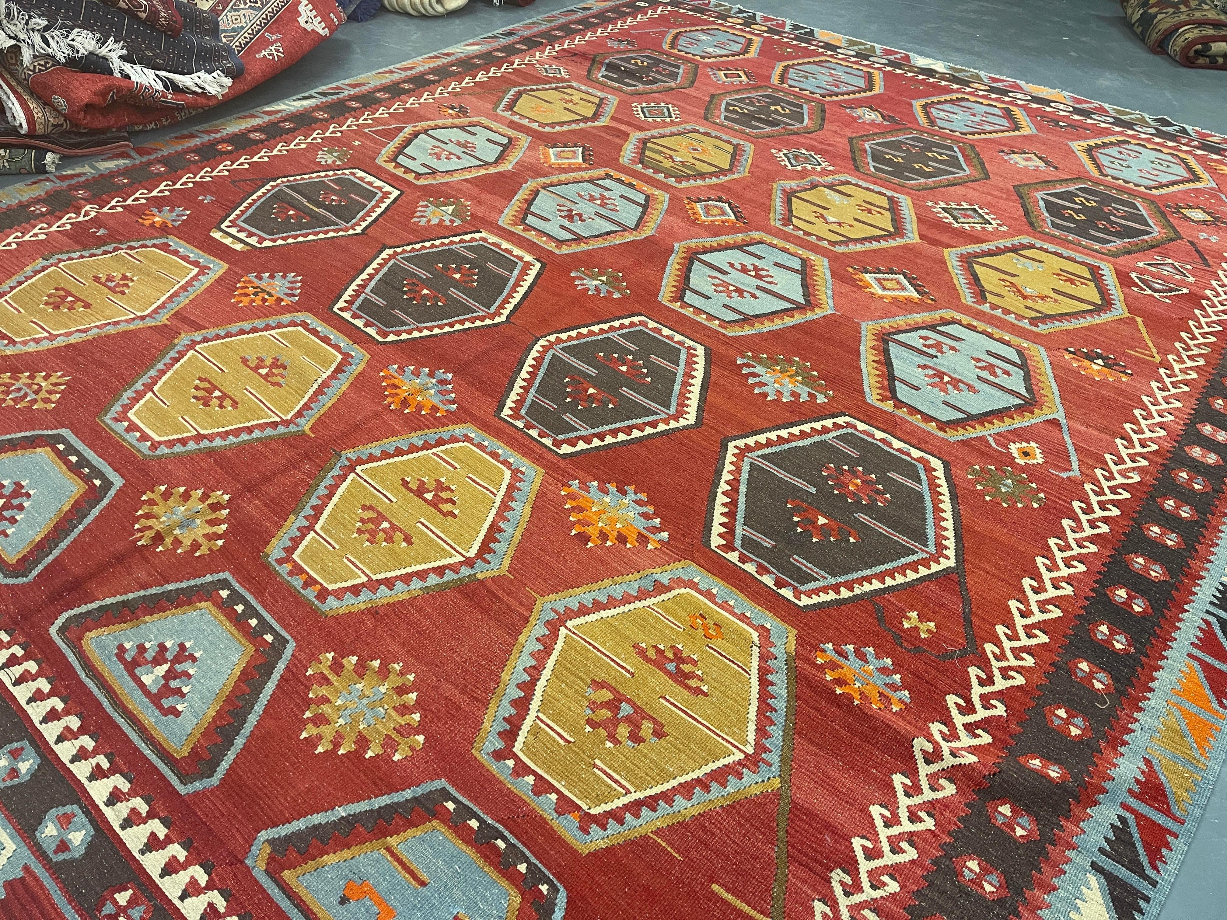 Handgefertigter orientalischer Kelims-Teppich, antiker Teppich, anatolischer türkischer Kelim-Teppich (Wolle) im Angebot