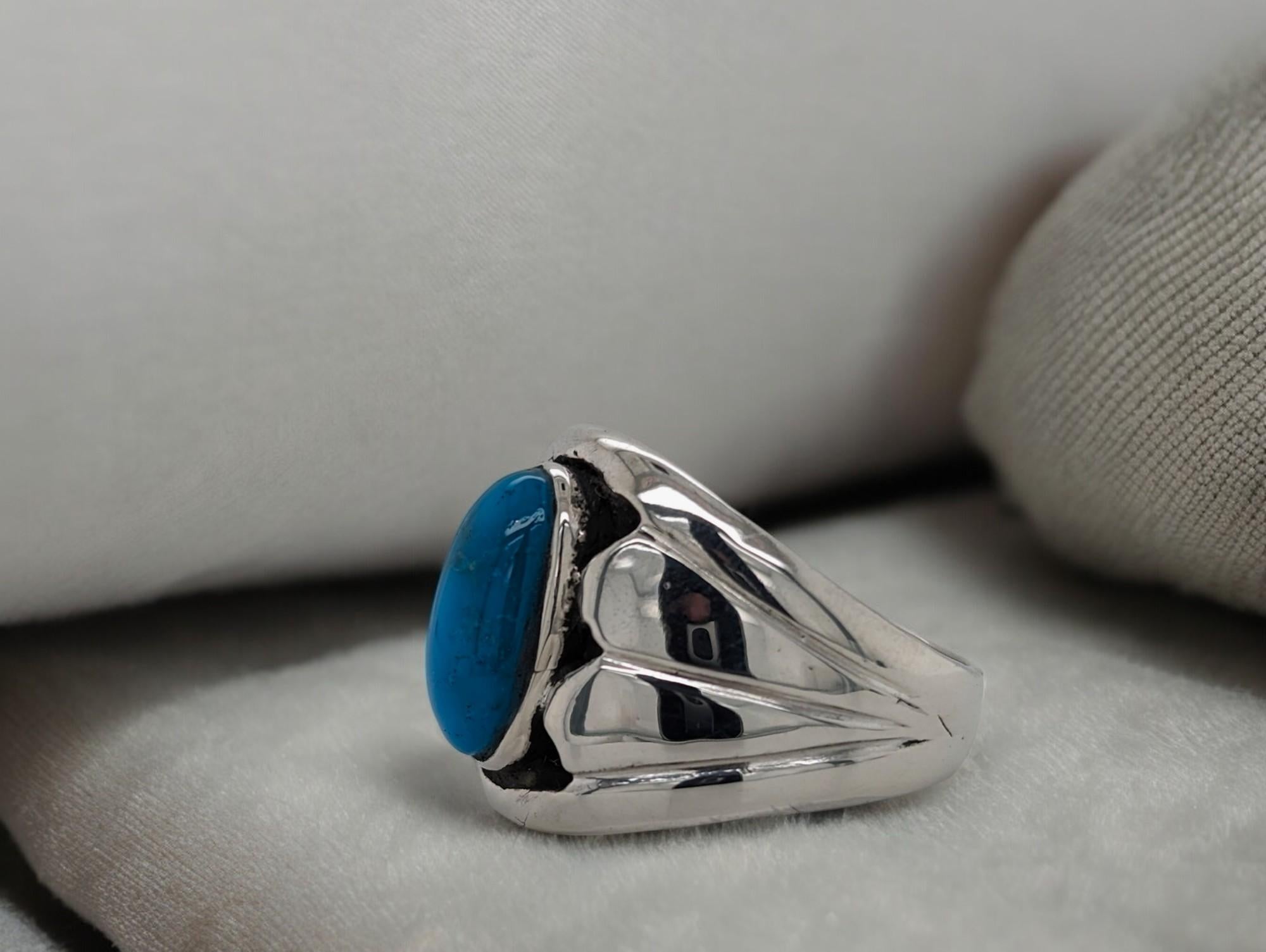 Women's or Men's Handmade Kingman Turquoise Sterling Silver Ring - Size(11) For Sale
