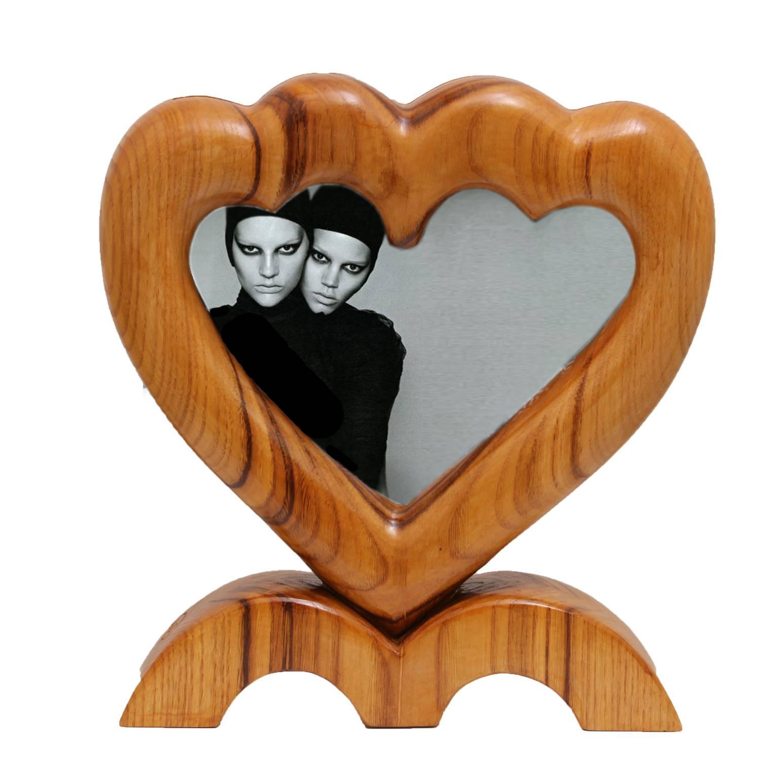 Cadre photo italien en bois fait à la main, double cœur Bon état - En vente à Sarezzo, IT