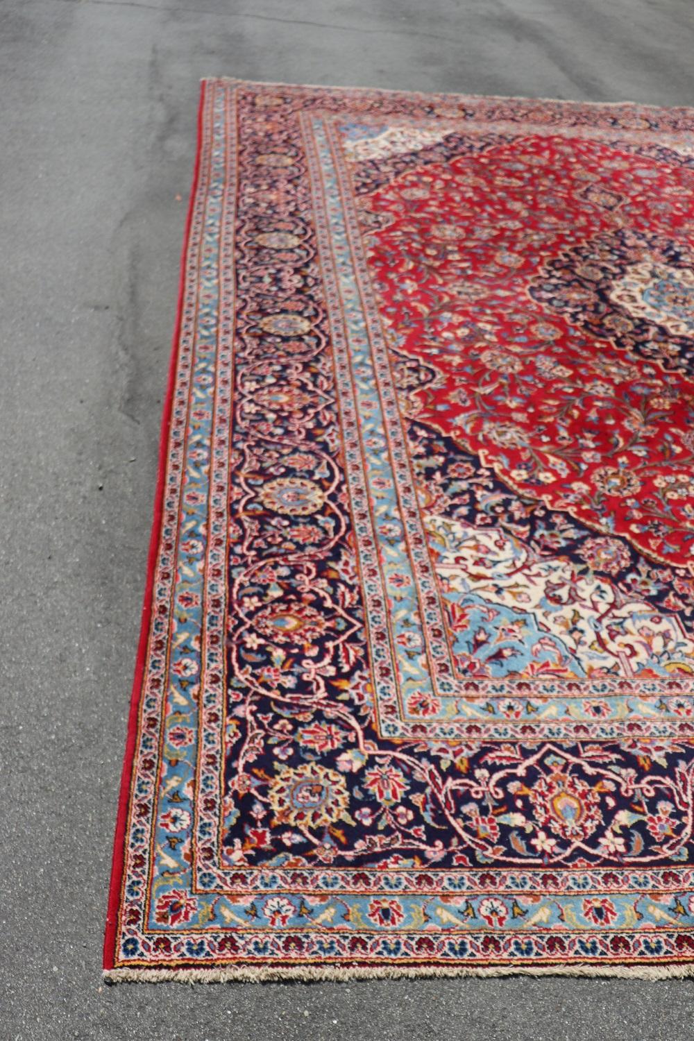 Handgefertigter großer persischer Kashan-Teppich, 1980er Jahre,357 cm 140, 56 in485 cm 190, 95 in (Persisch) im Angebot